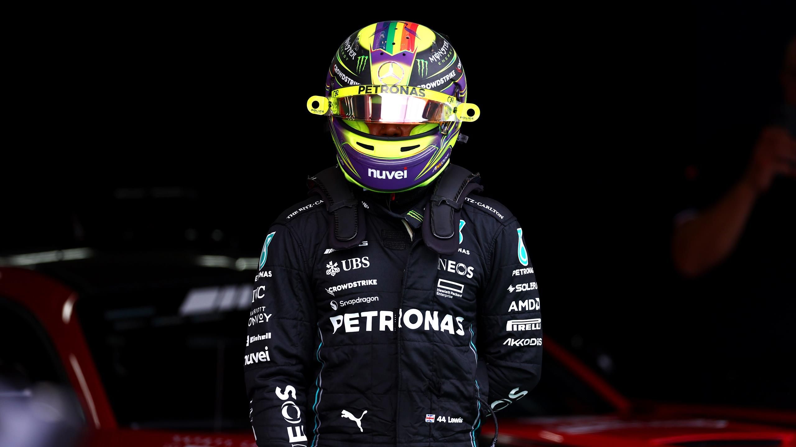 Mercedes révèle une W14 noire pour la saison 2023 de F1