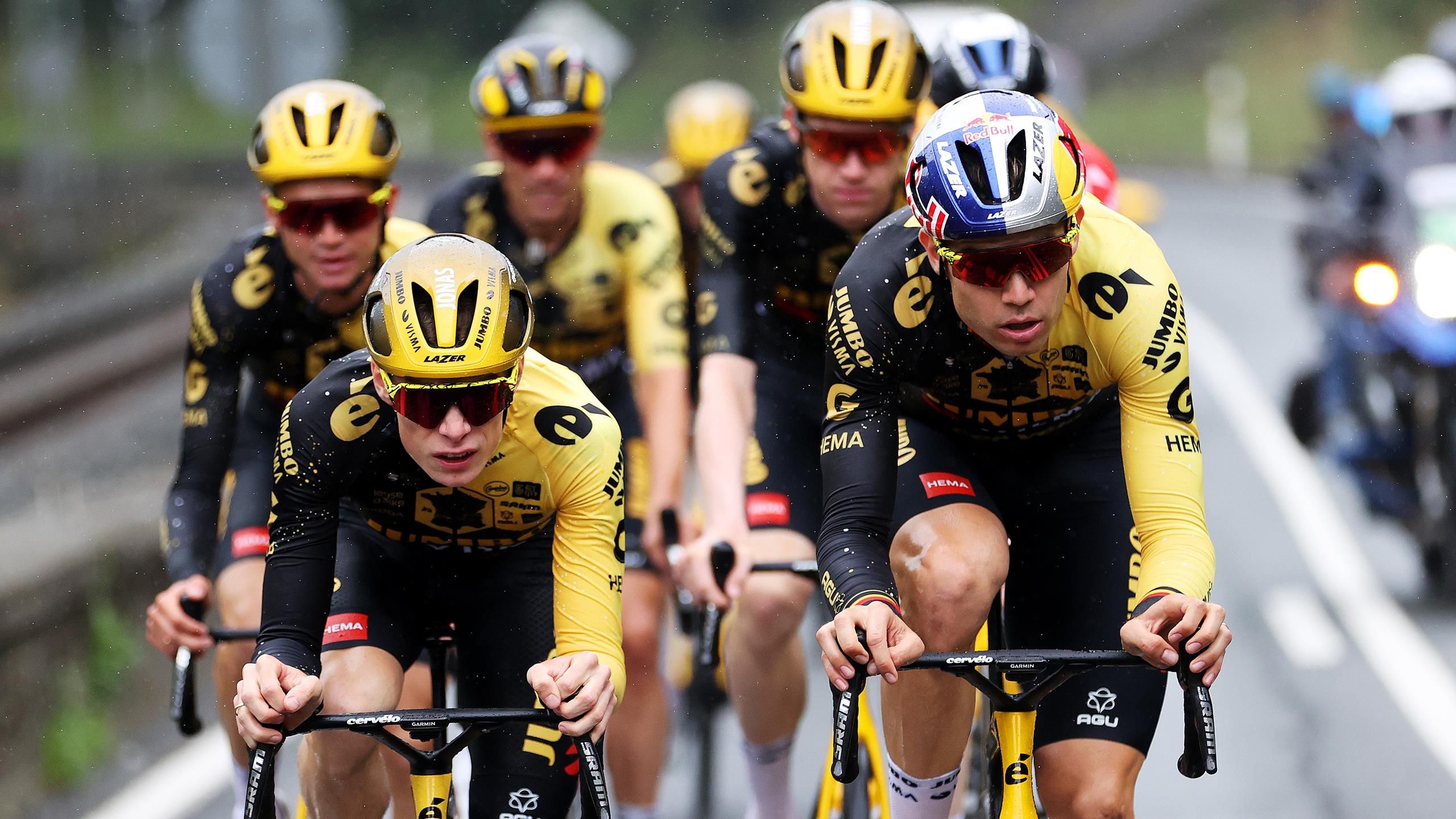 Jumbo-visma hold tour de france 2023