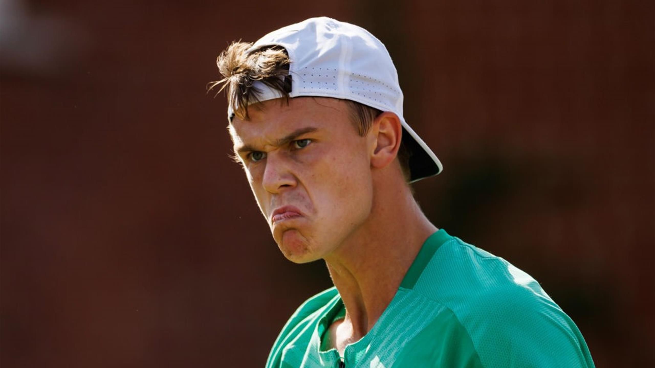 Mama lui Rune a părăsit terenul la Wimbledon chiar când fiul său era ...