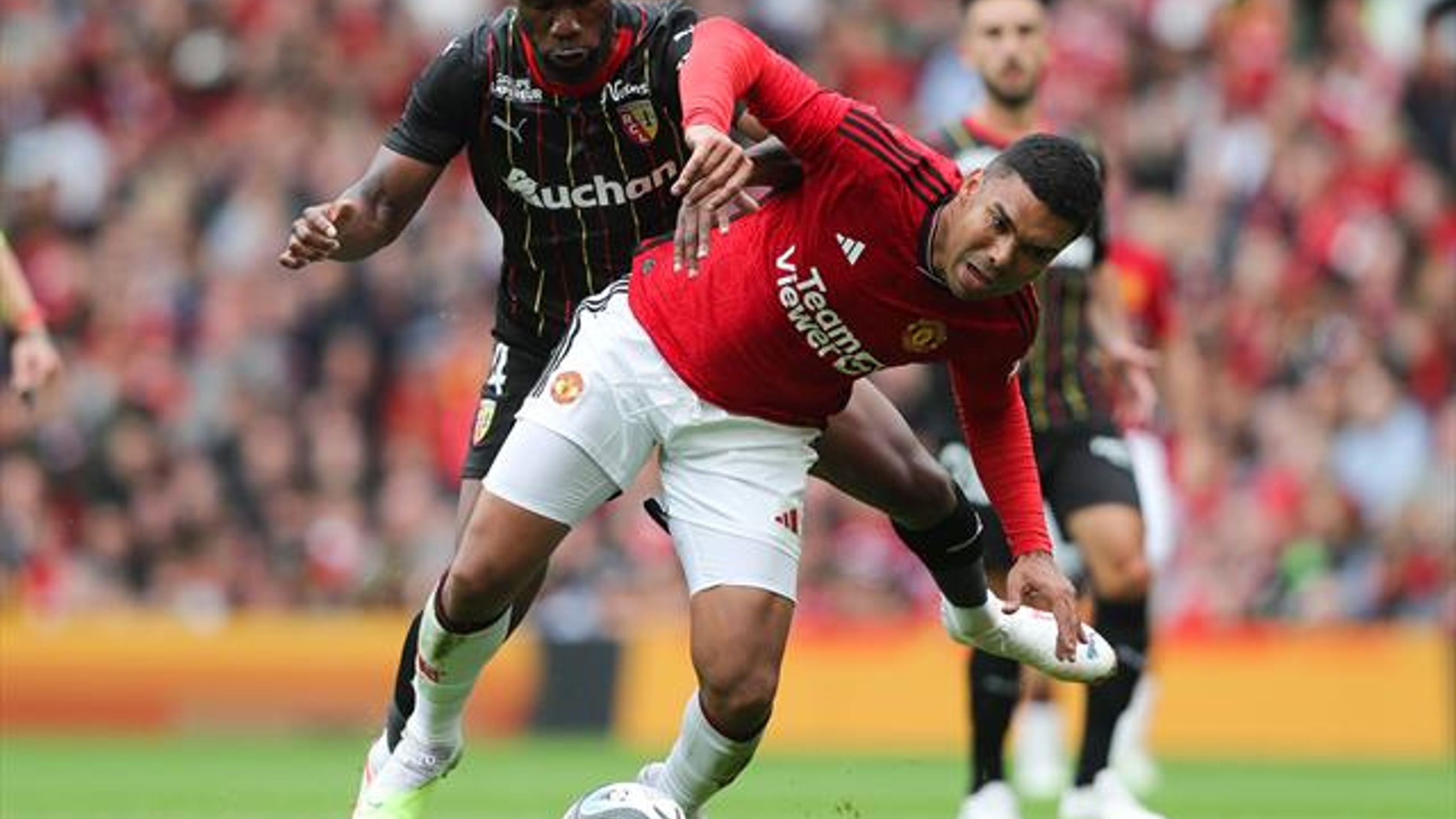 Préparation de la saison de Ligue 1 - Lens battu par Manchester United ...