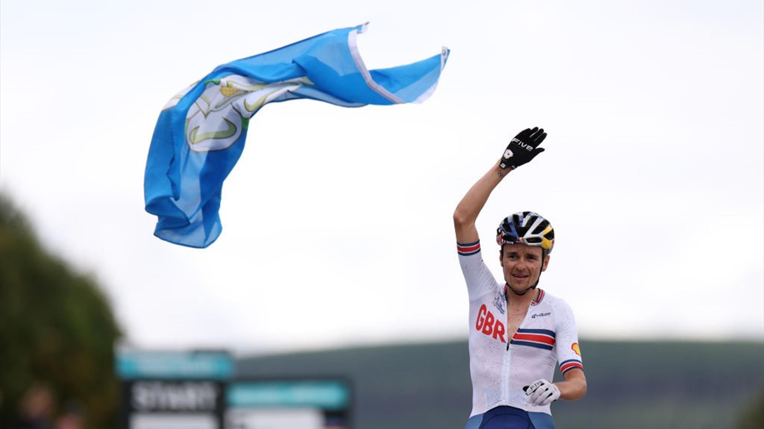 WORLD CHAMPIONSHIP – Tom Pidcock is the Mountain Biking World Champion!  Nino Schurter-Co, Van der Poel retires after two corners
