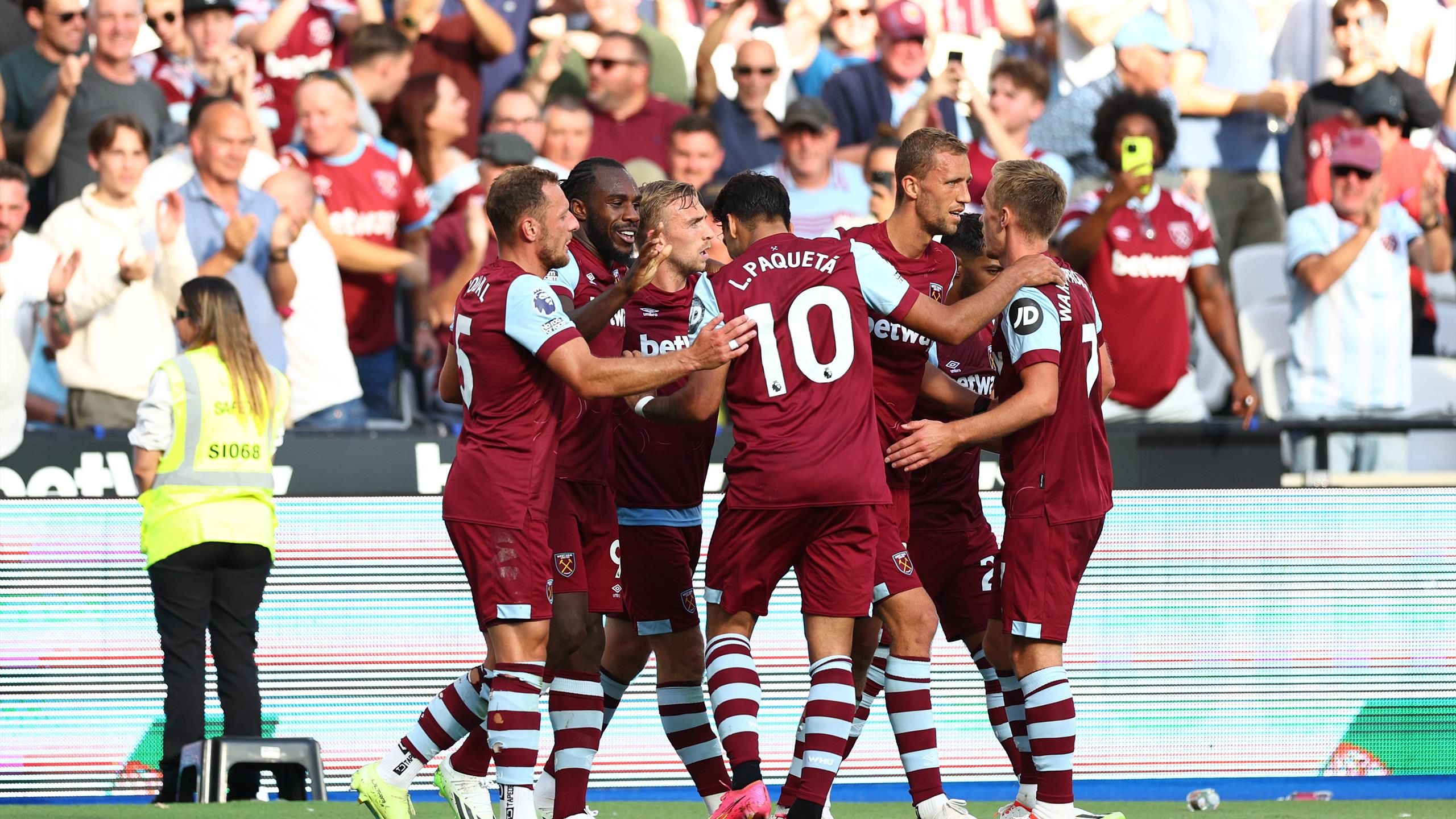 West Ham 3 1 Chelsea Michail Antonio Scores Stunner As 10 man Hammers 