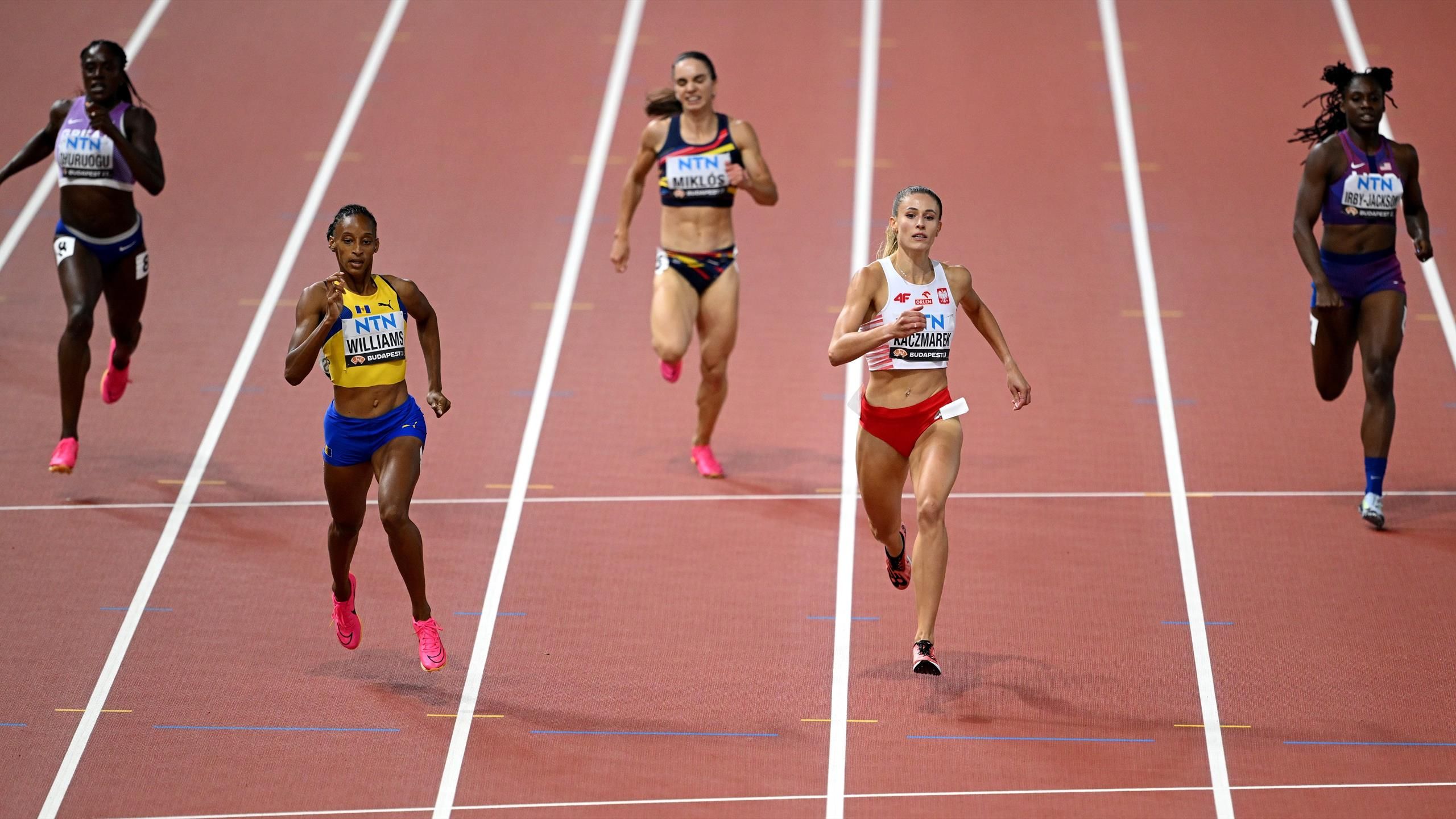 Tak Natalia Kaczmarek wygrała półfinałowy bieg na 400 m (WIDEO) - Eurosport