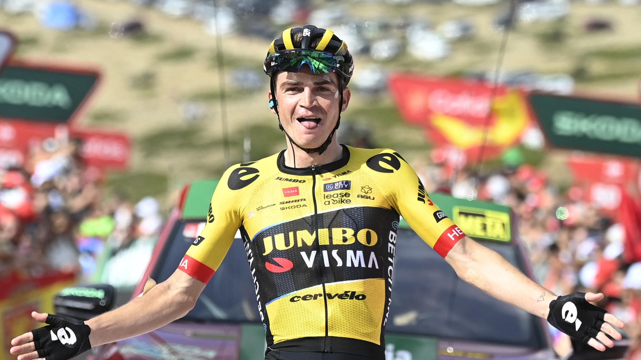 Vuelta 2023: Seb Kos celebrates solo victory in Pico del Poiter – Remco Evenpoul loses the red jersey
