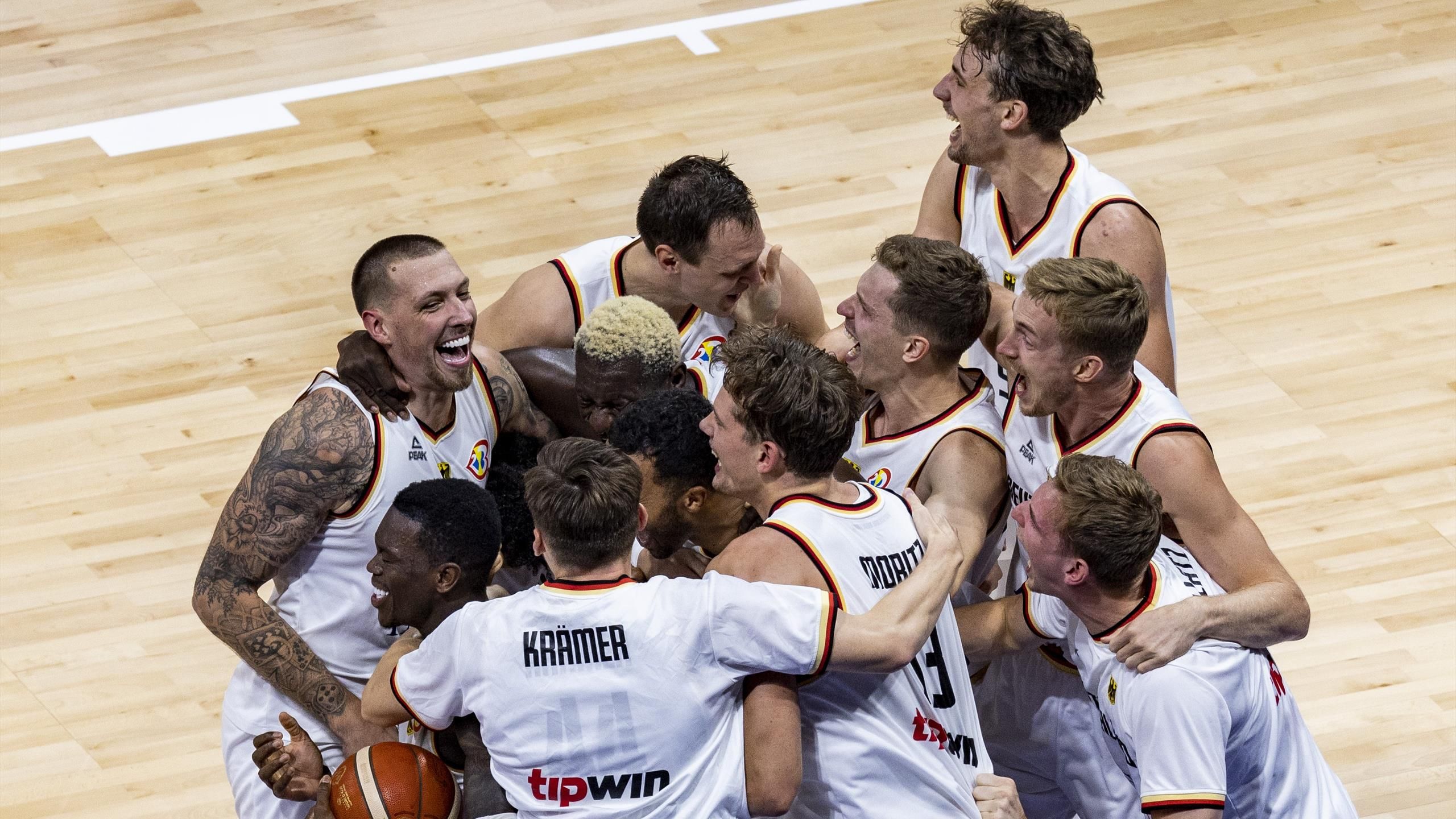 Basketball-WM 2023 Deutschland schlägt Serbien im Finale und holt erstmals in der Geschichte Gold - so lief das Spiel