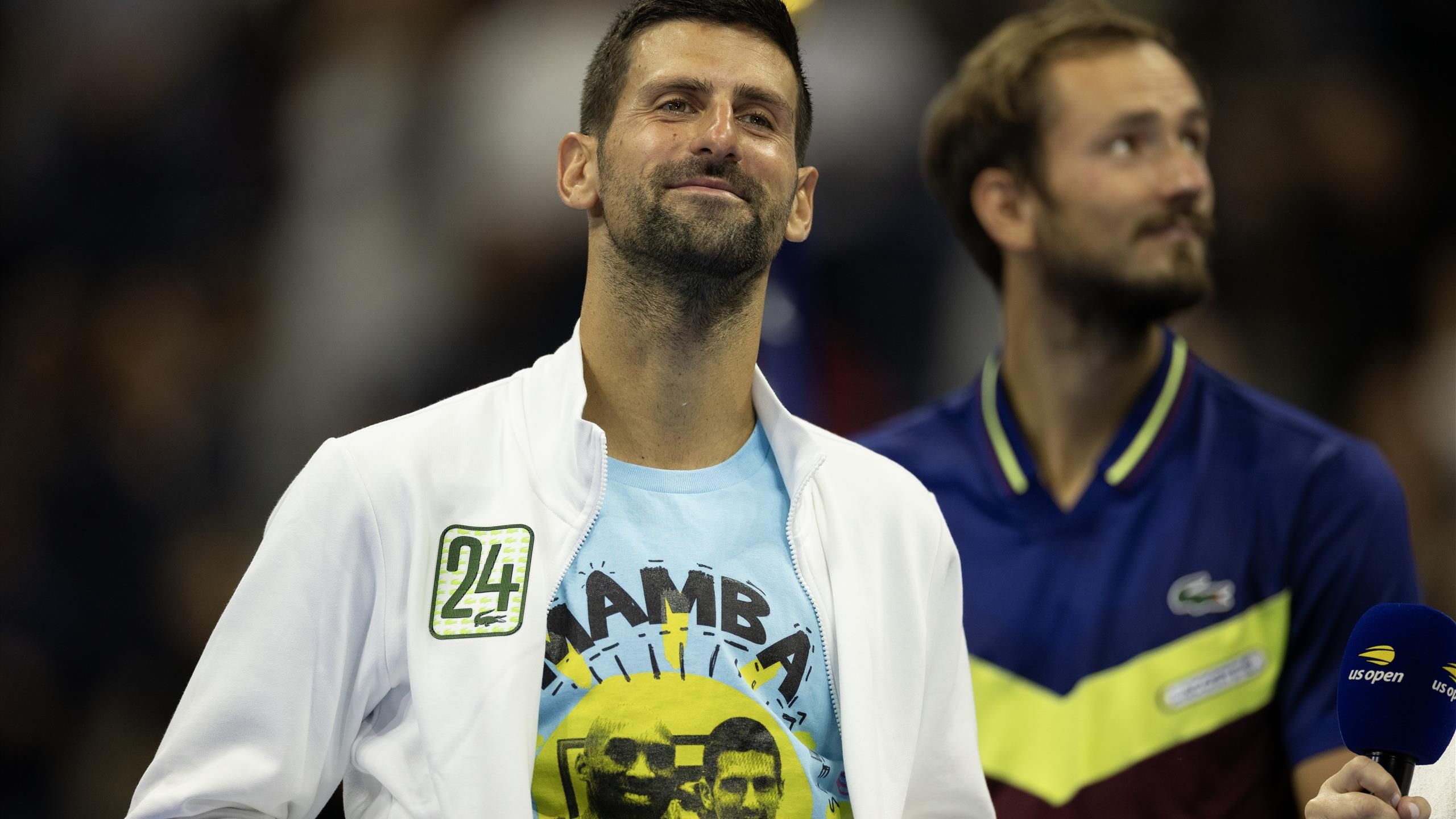 US Open: Novak Djokovic rinde homenaje a Kobe Bryant con camiseta tras la victoria final sobre Daniil Medvedev