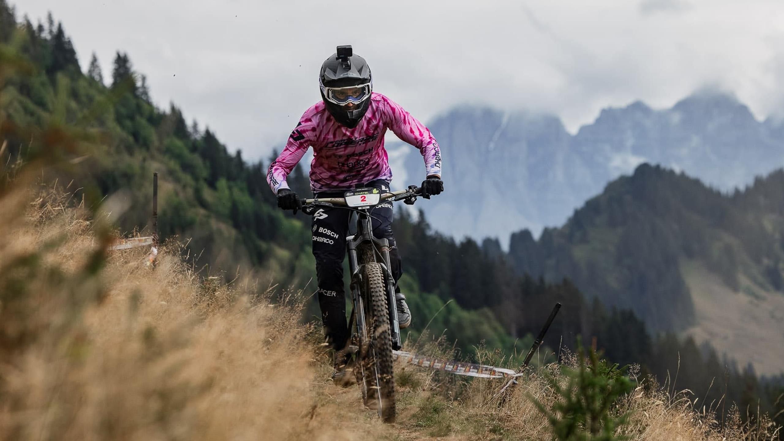 Fabien Barel Claims Victory at UCI E-Enduro Globe Cup, Florencia Espineira Seizes Nail-Biting Championship Title