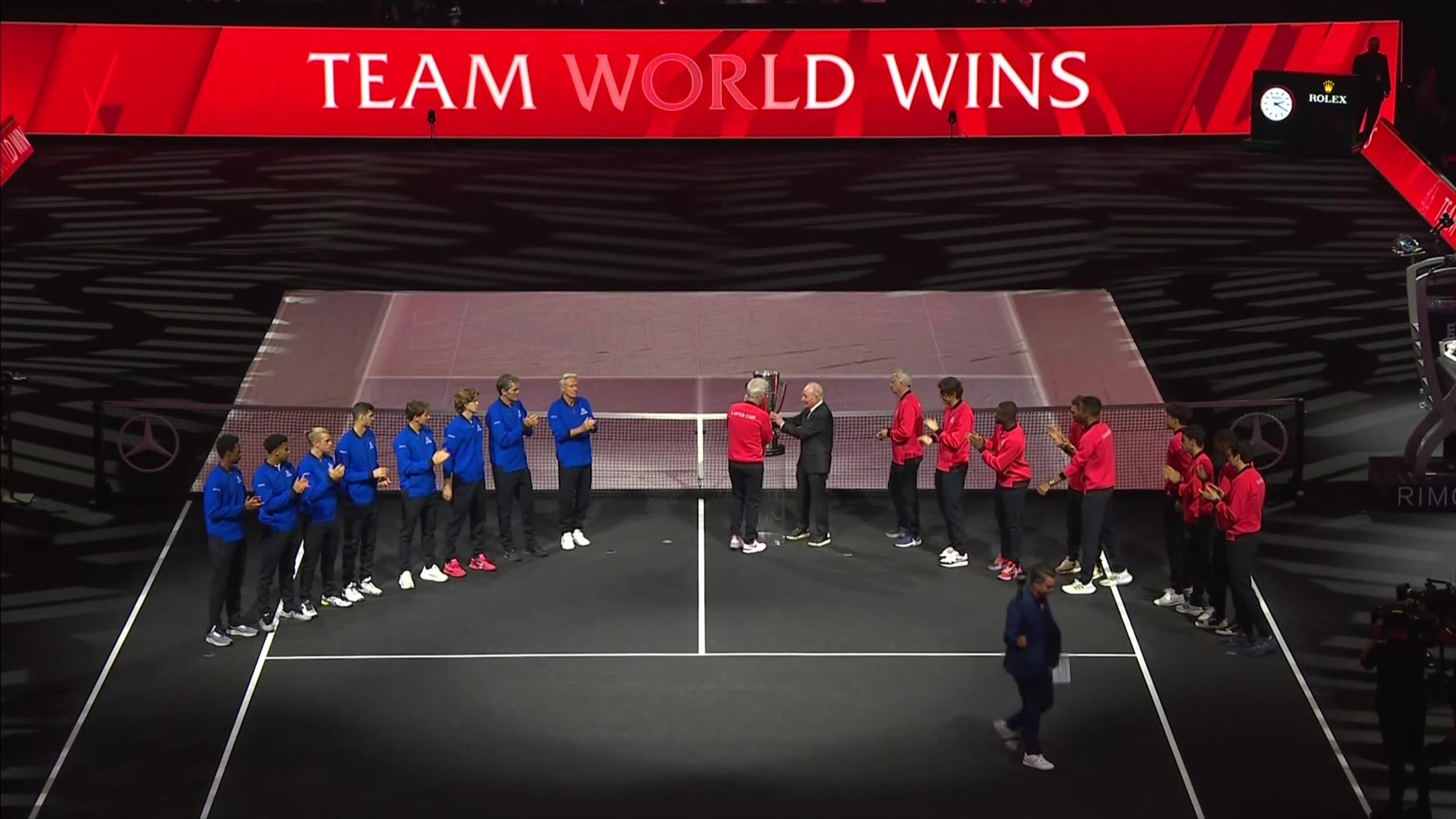 Rod Laver premia il Team Word, campione alla Laver Cup 2023 il momento