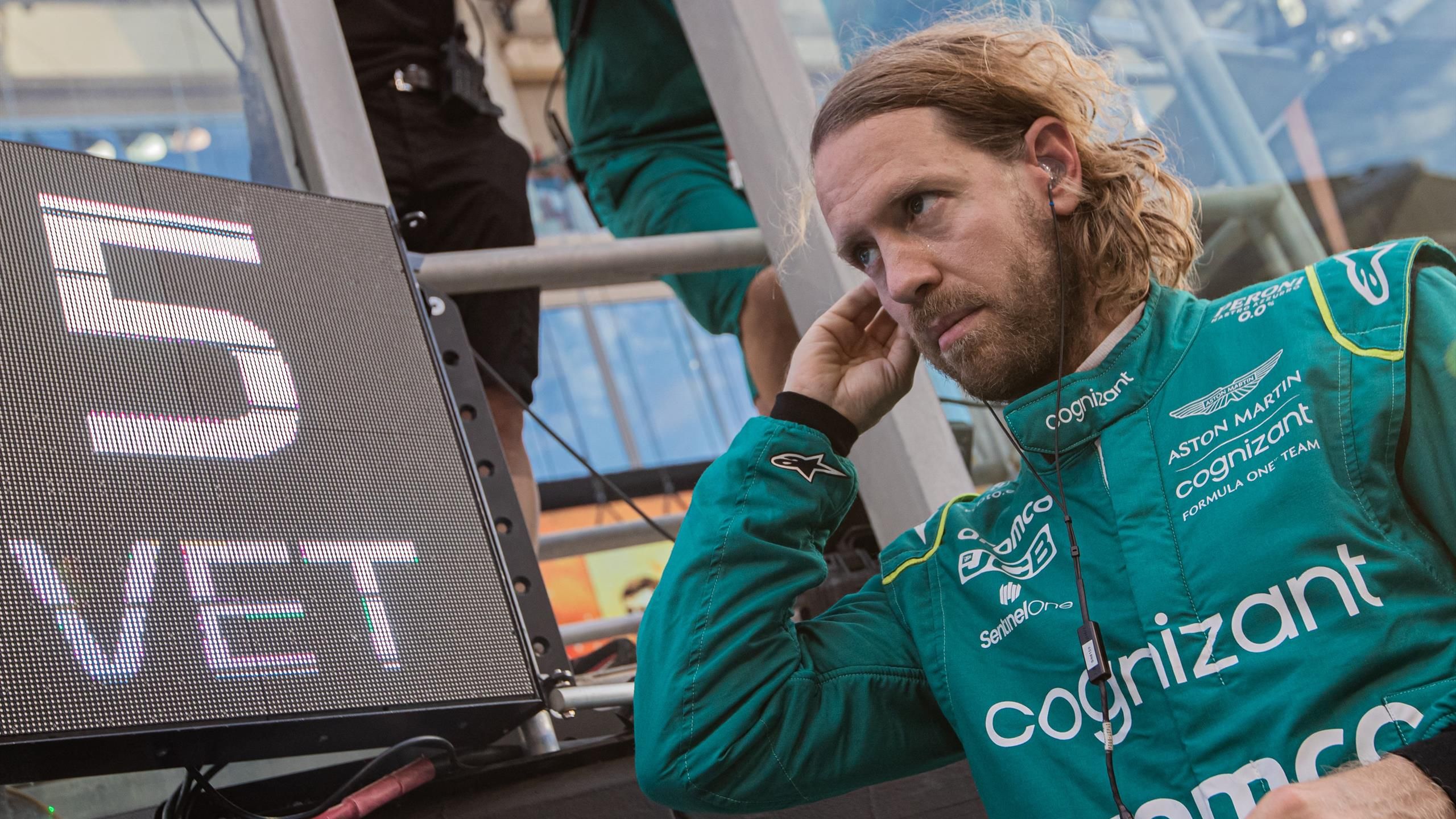 Sebastian Vettel visszatérhet a versenyzéshez, ráadásul egy sztárcsapat ...