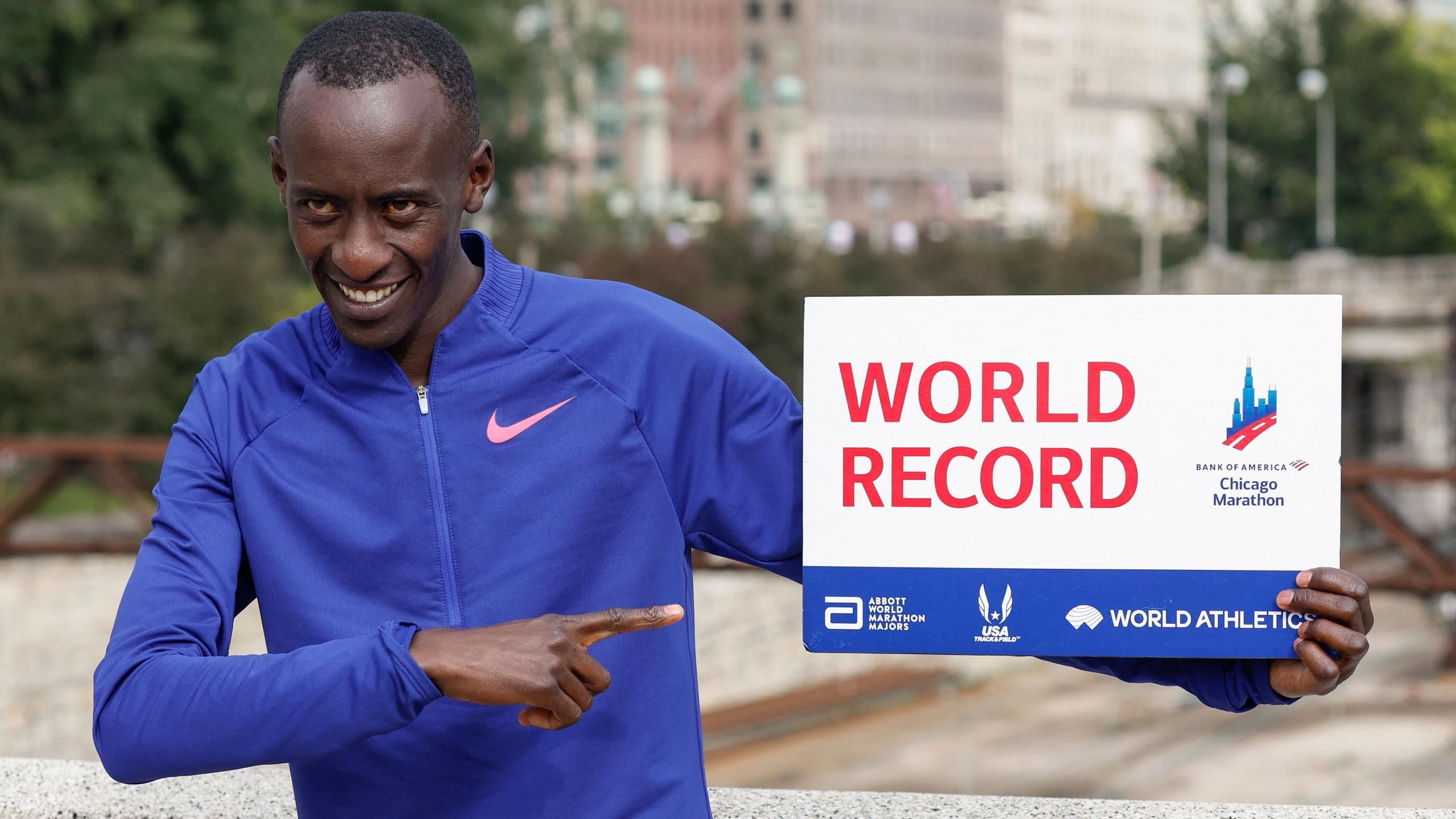 Kelvin Kiptum Obliterates Eliud Kipchoge s World Record At 2023 Chicago 