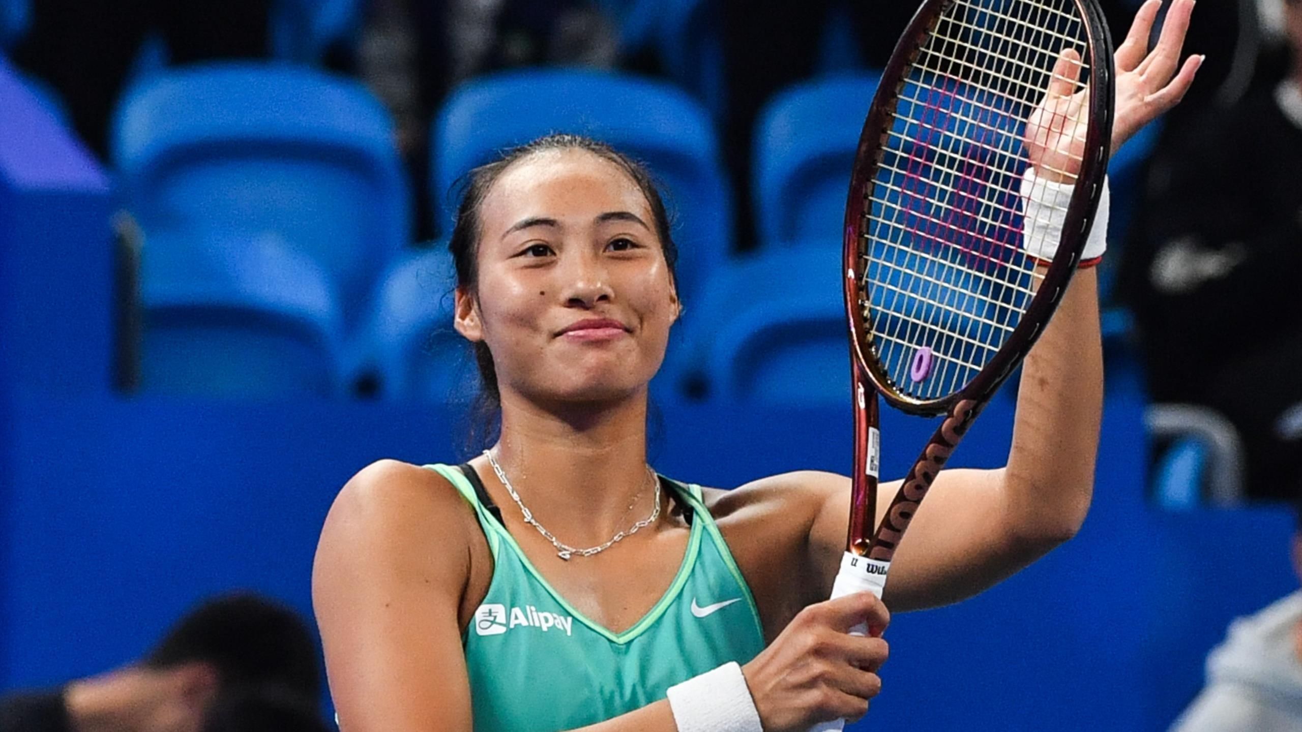 Zheng Qinwen gets first win over Maria Sakkari to reach Zhengzhou Open