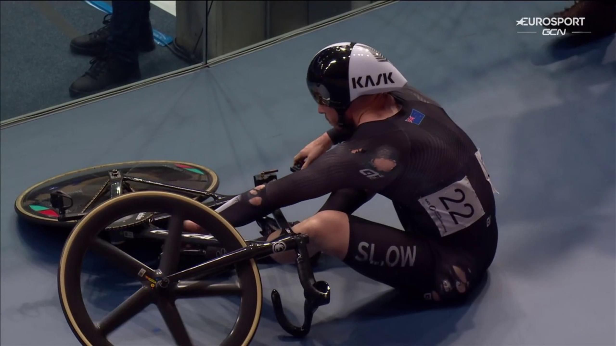 UCI Track Champions League - Subito una caduta: Sam Dakin finisce a ...