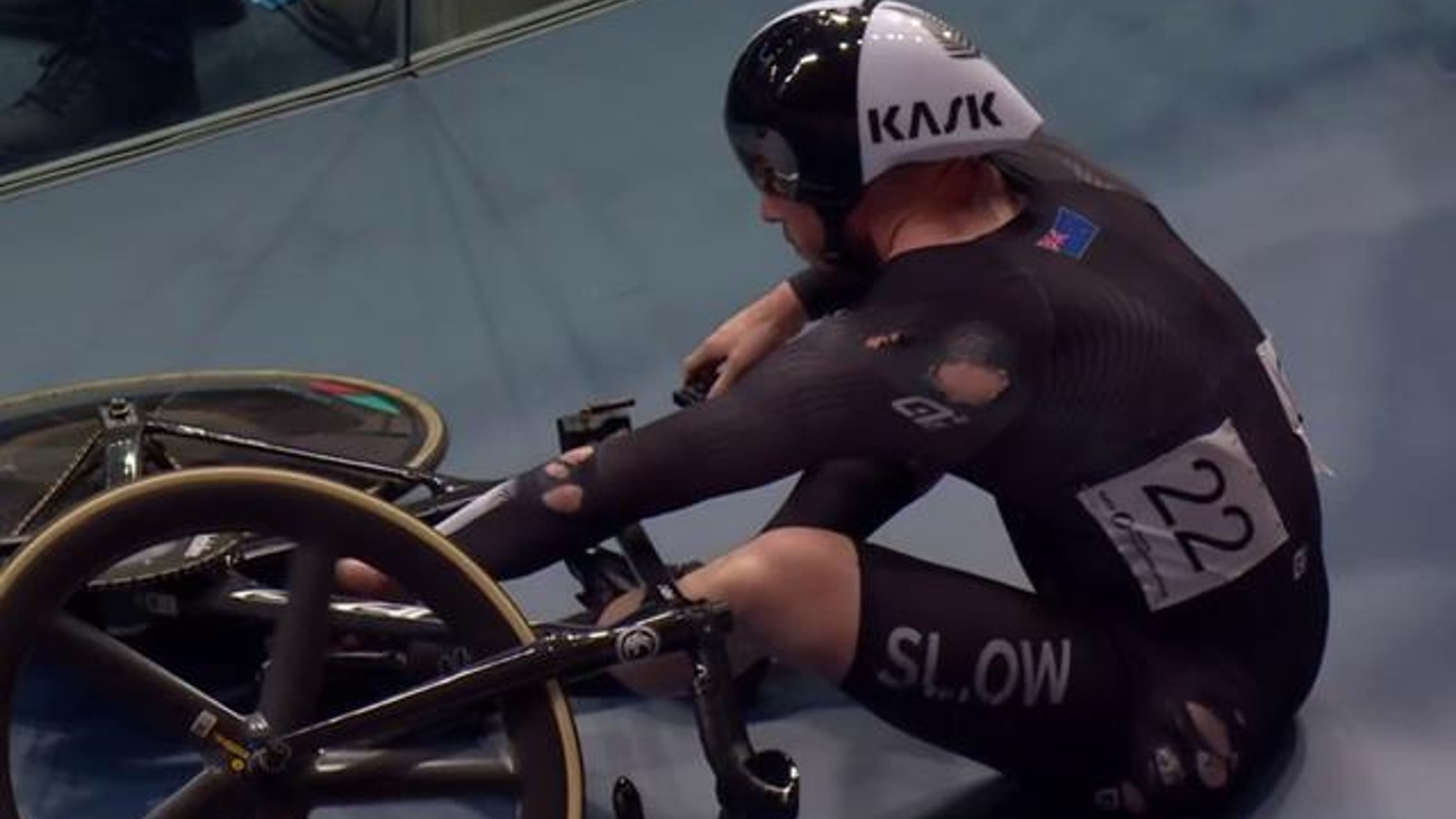UCI Track Champions League - Subito una caduta: Sam Dakin finisce a ...