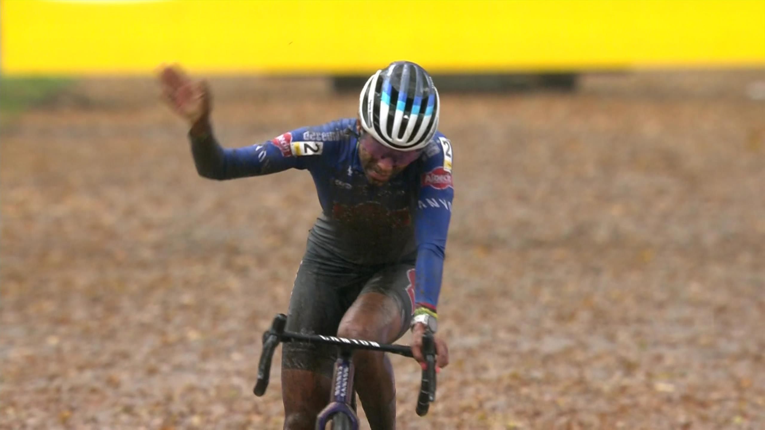 Highlights Ceylin del Carmen Alvarado makes it three in a row with Merksplas cyclocross victory