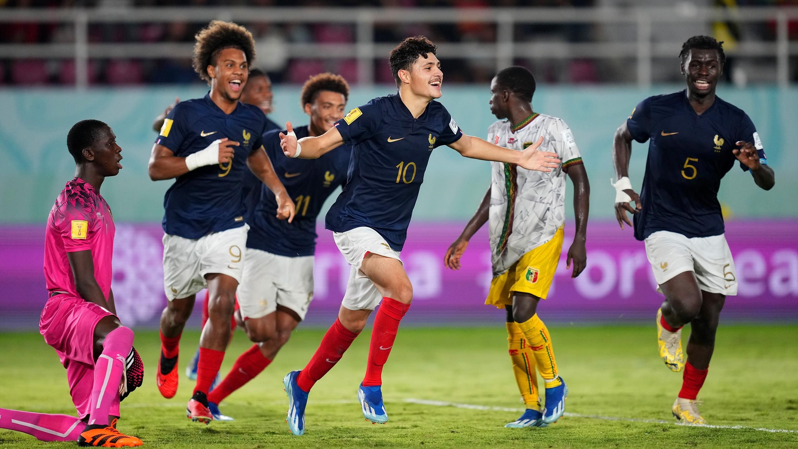Coupe Du Monde U17 La France Renverse Le Mali 2 1 Et Se Qualifie 