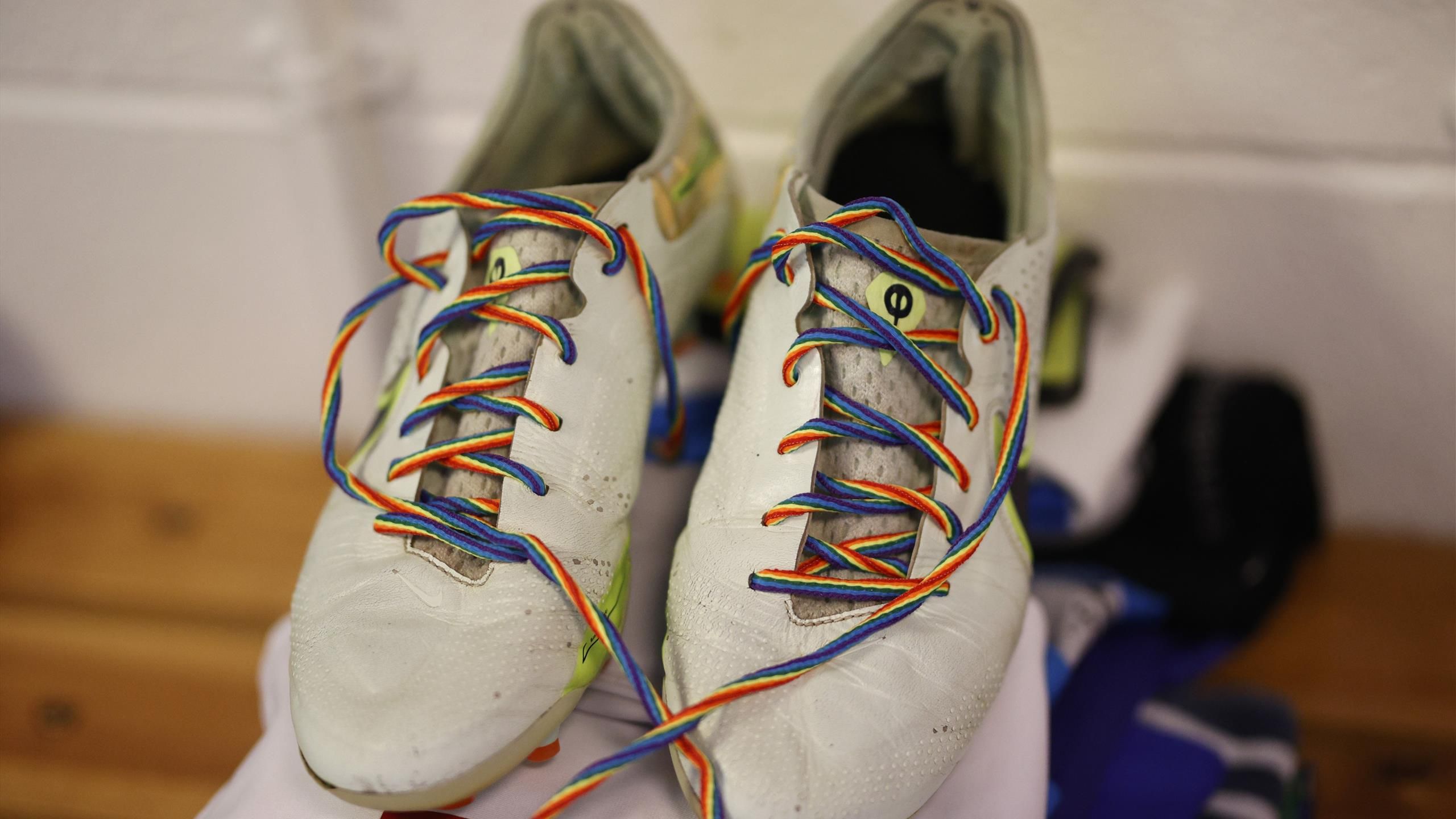 Rainbow shoelaces store
