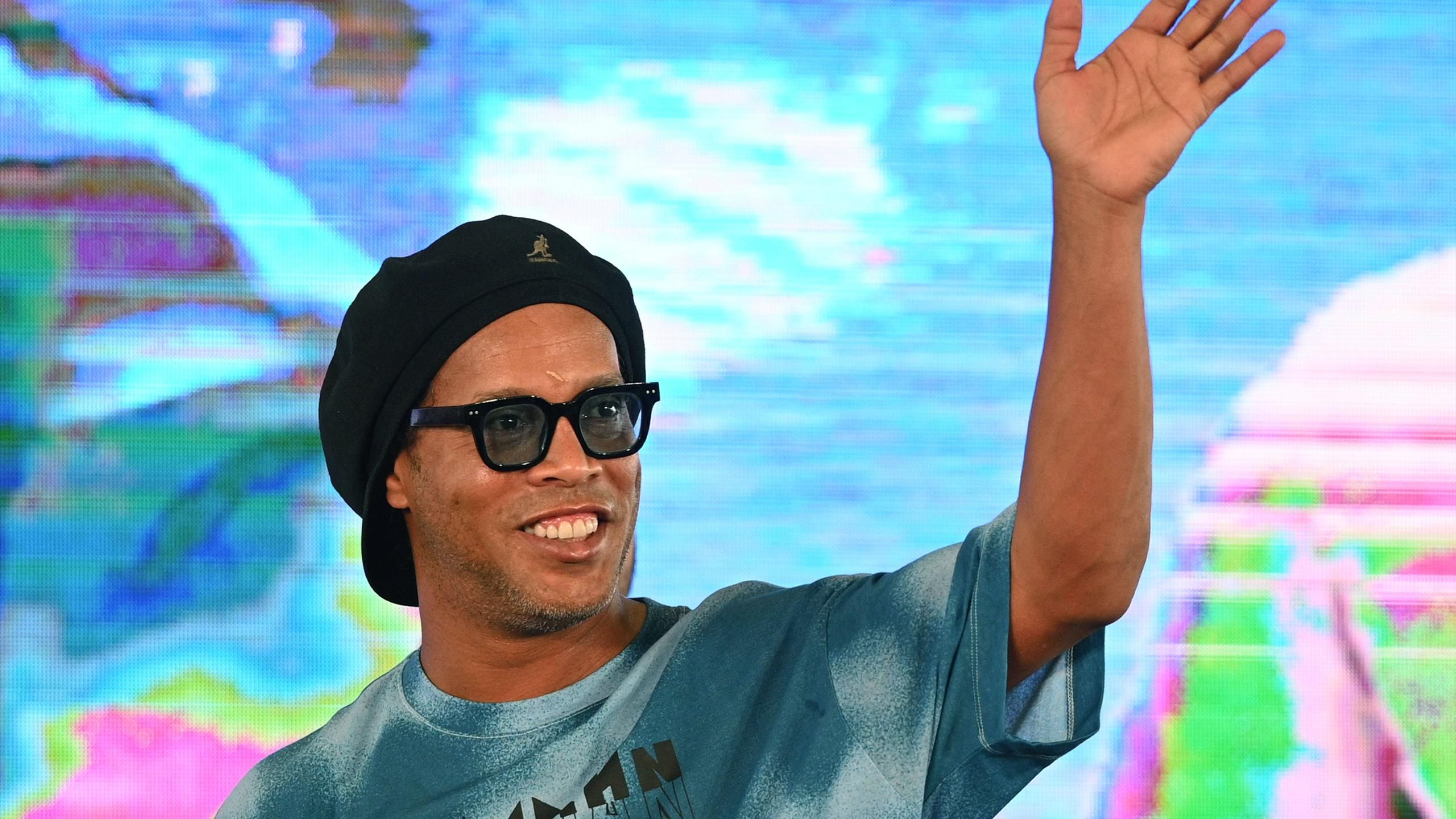 Ronaldinho voudrait voir Mbappé gagner le Ballon d'or avec le Paris  Saint-Germain