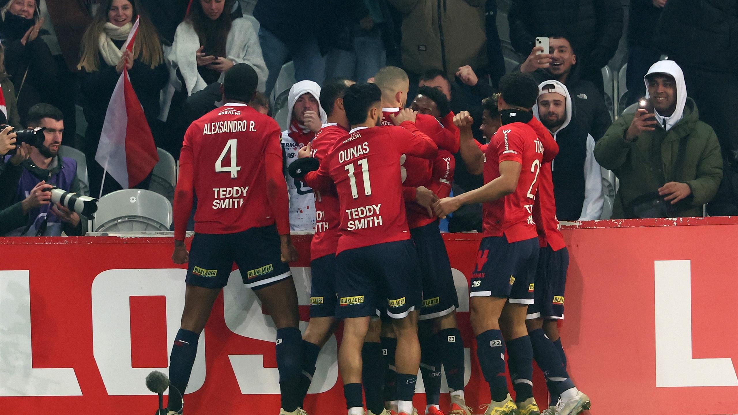 Mbappé marca, mas Lille arranca empate no fim e interrompe série