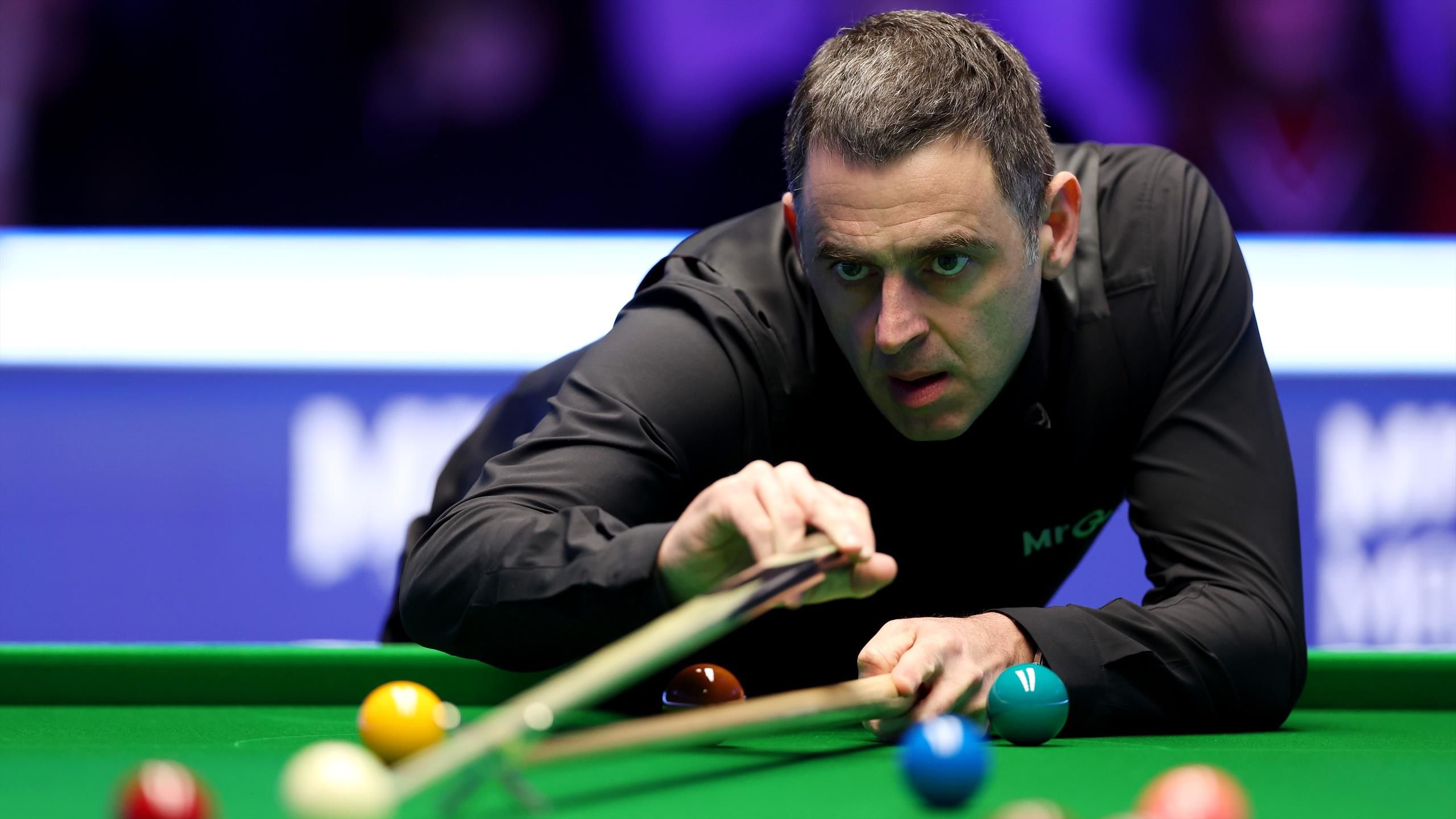 ‘Oh no’ Ronnie O’Sullivan escapes from snooker and flukes pot against