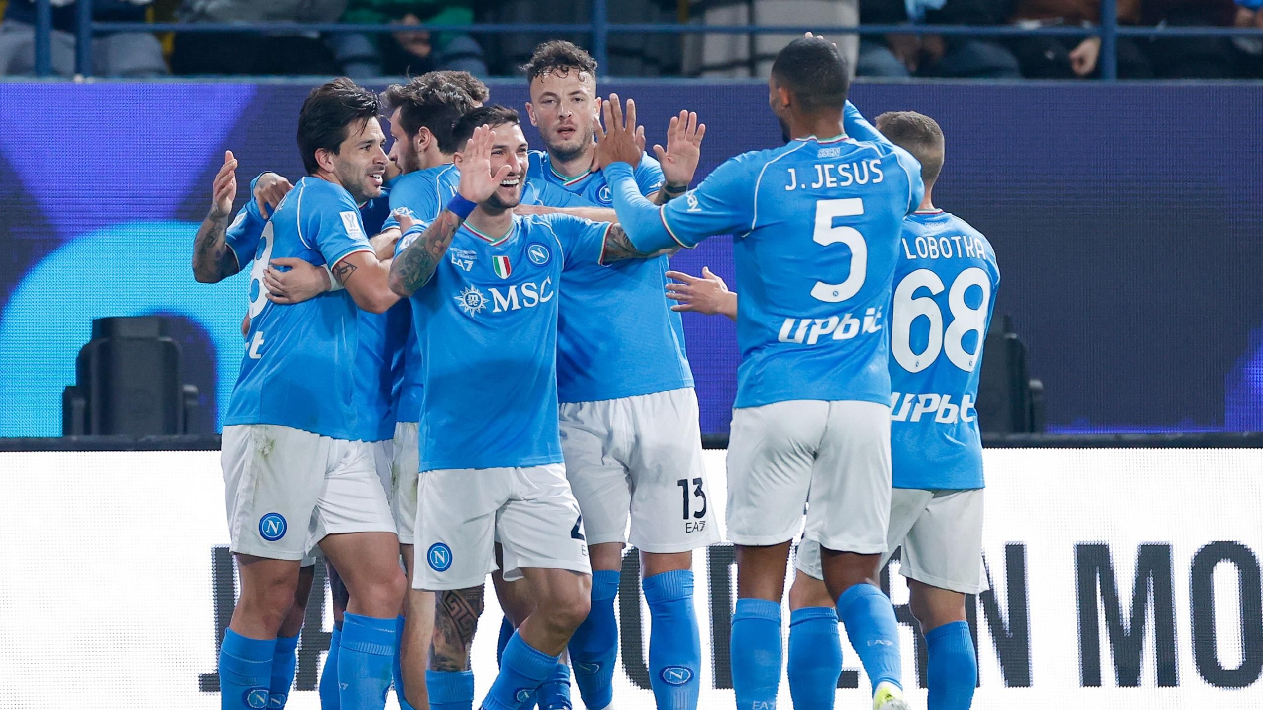 Supercoupe d'Italie: Il Napoli si riconforta con una finale dopo la vittoria contro la Fiorentina (3-0)