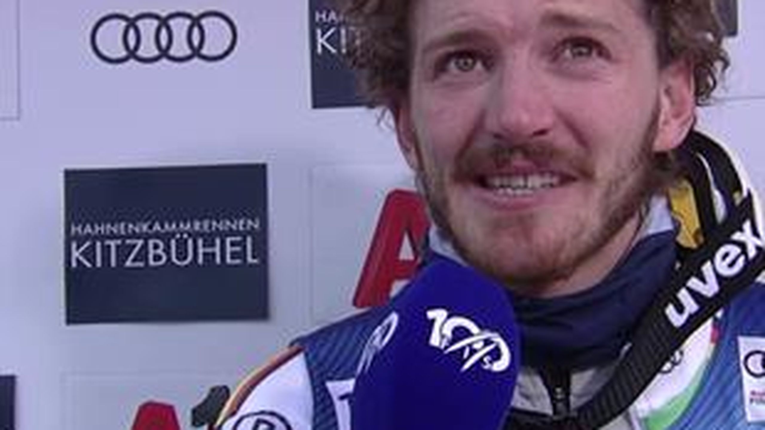 Strasser commosso dopo il trionfo in slalom: 