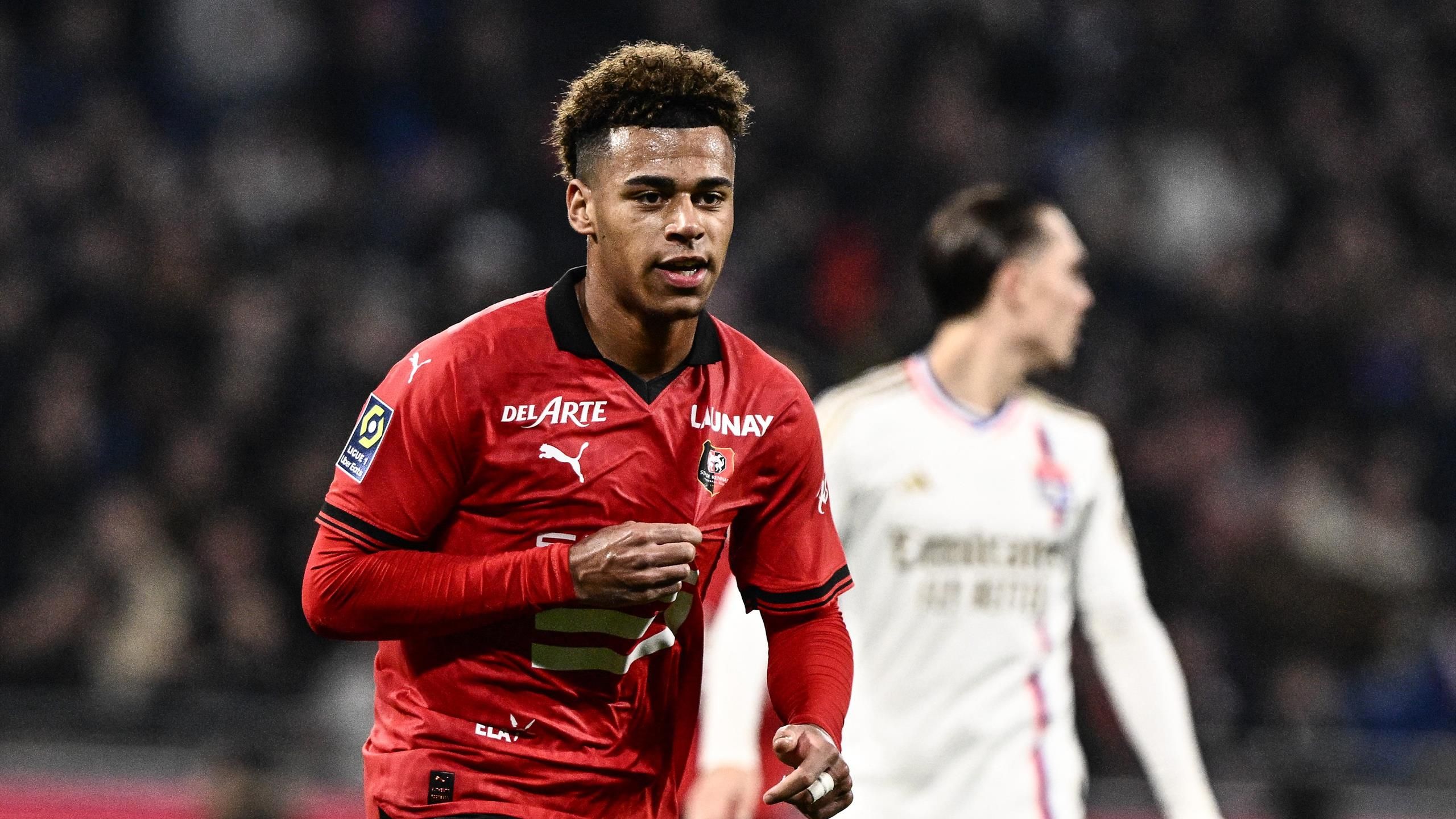 Ligue 1 Le Paris Saint Germain Et Rennes Officialisent Le Transfert 