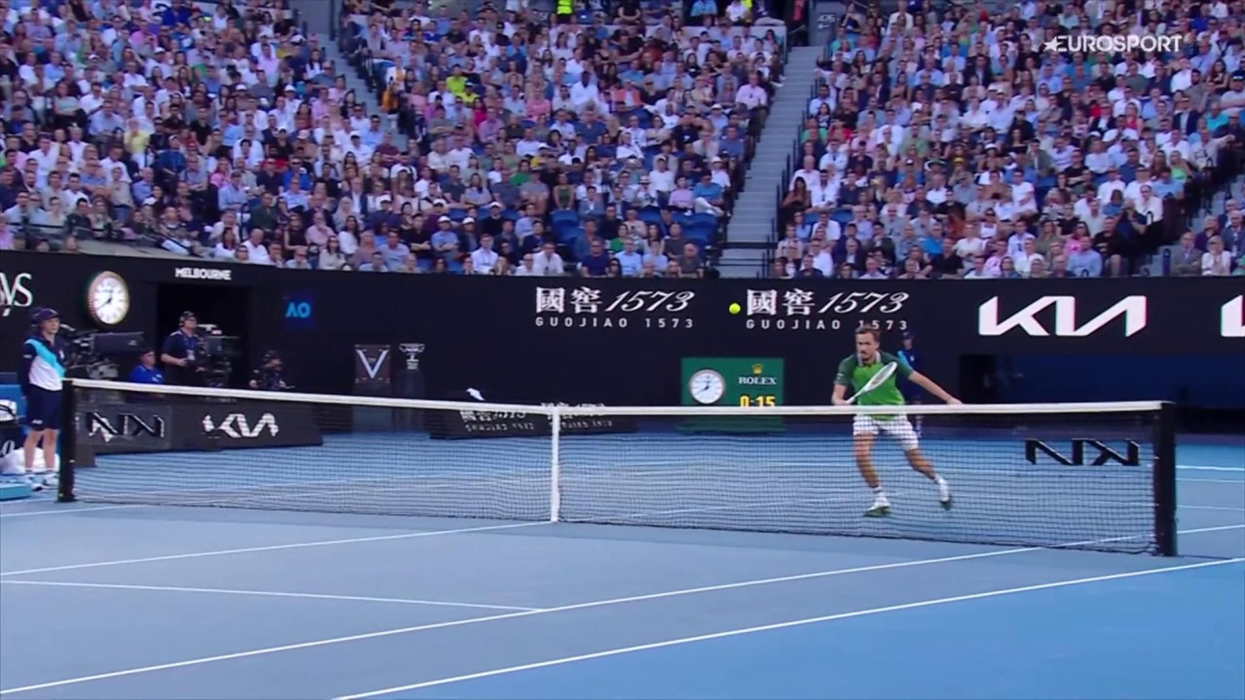 Australian Open 2024 Medvedev conquista la rete la finale con Sinner