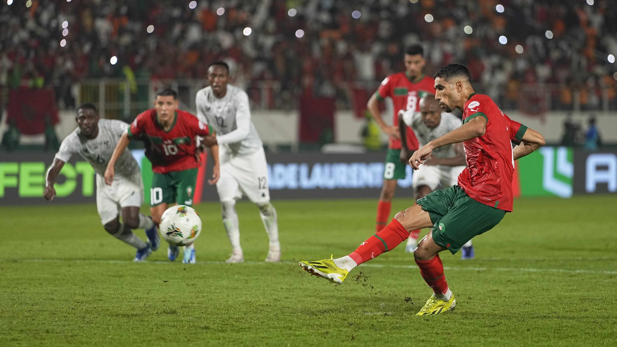 Le Maroc éliminé de la CAN I Regragui défend Hakimi et assume la  désillusion : J'ai échoué - Eurosport
