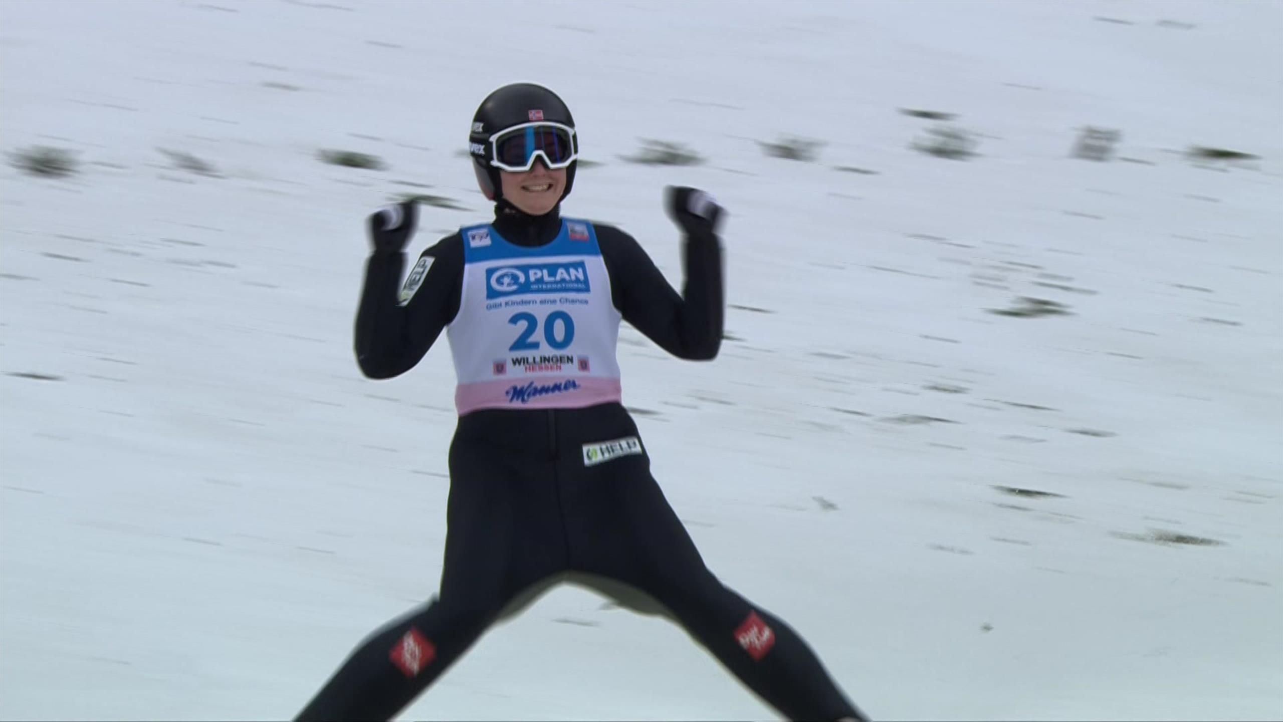 Skispringen Silje Opseth holt sich mit Traumflug ersten Saisonsieg