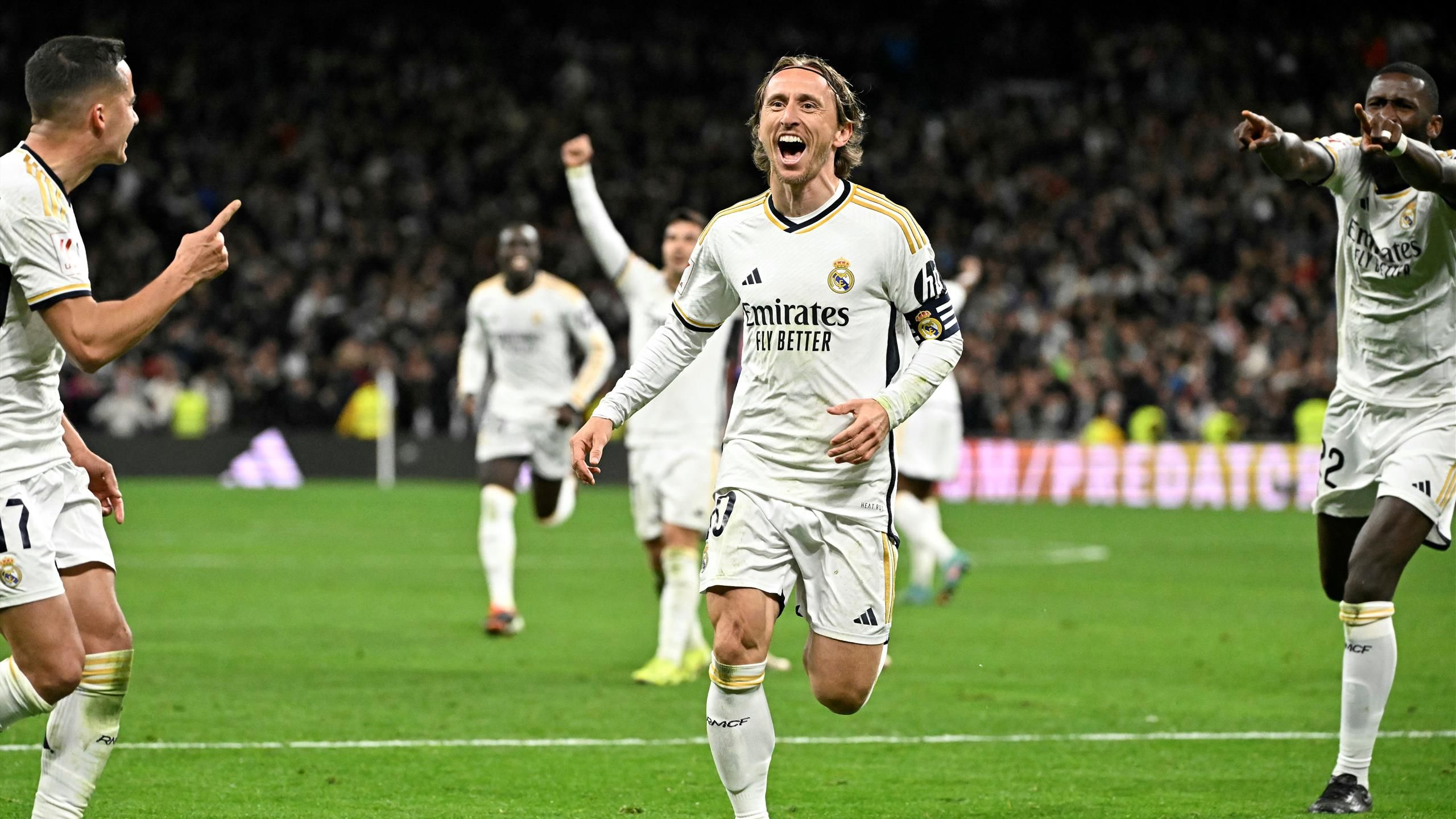 Real Madrid învinge Sevilla în ultimele 10 minute! Cum a fost primit 
