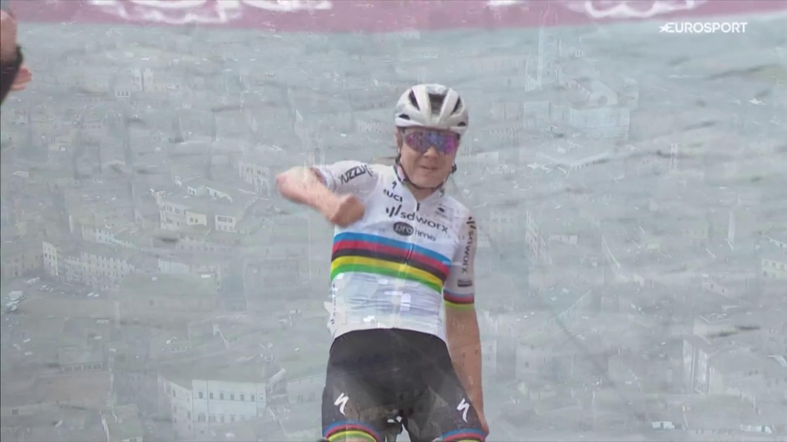 Strade Bianche Bekijk in samenvatting hoe Lotte Kopecky 'zonder goede
