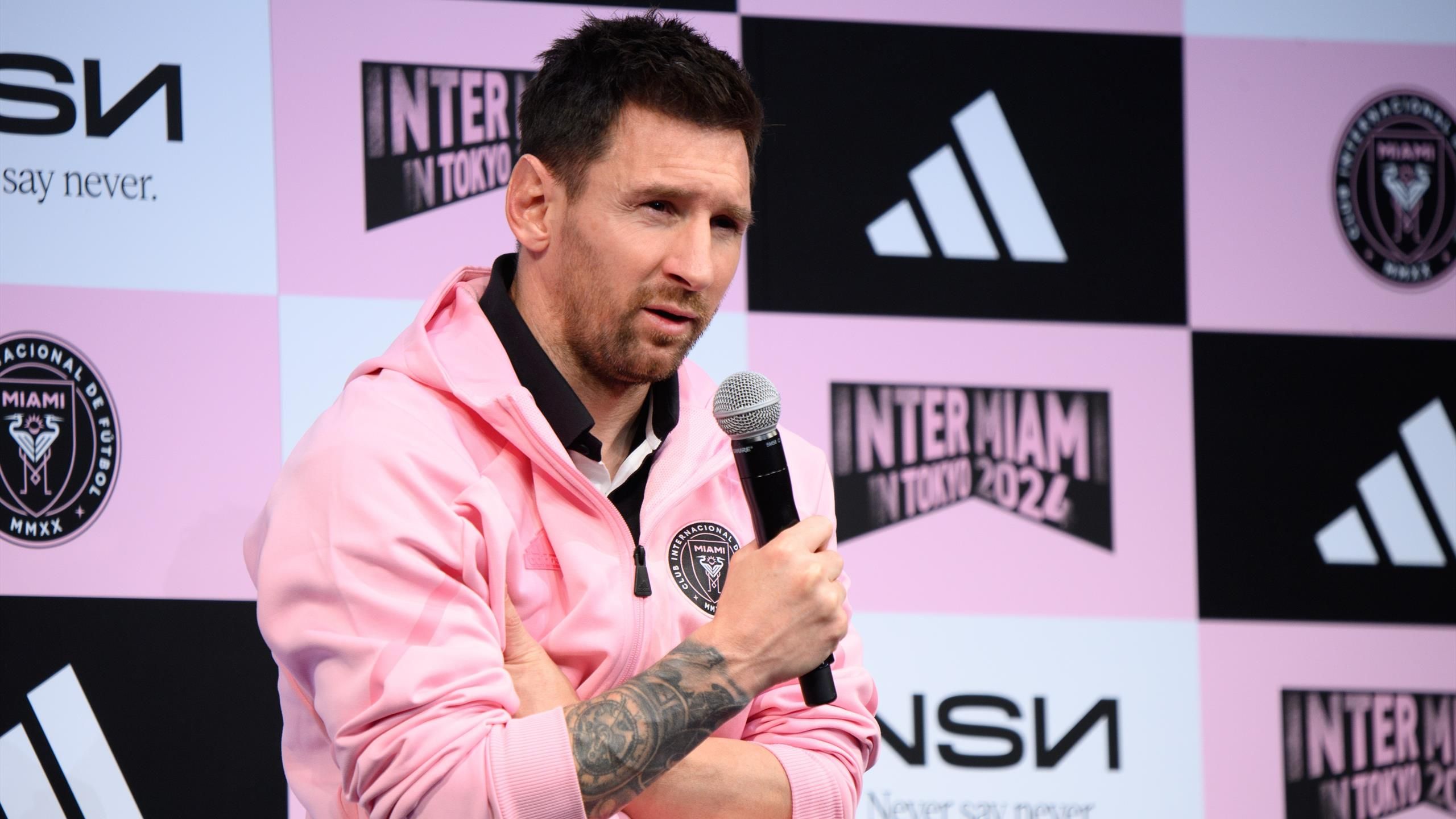 Lionel Messi und der Start beim FC Barcelona: Legendärer Vertrag auf ...