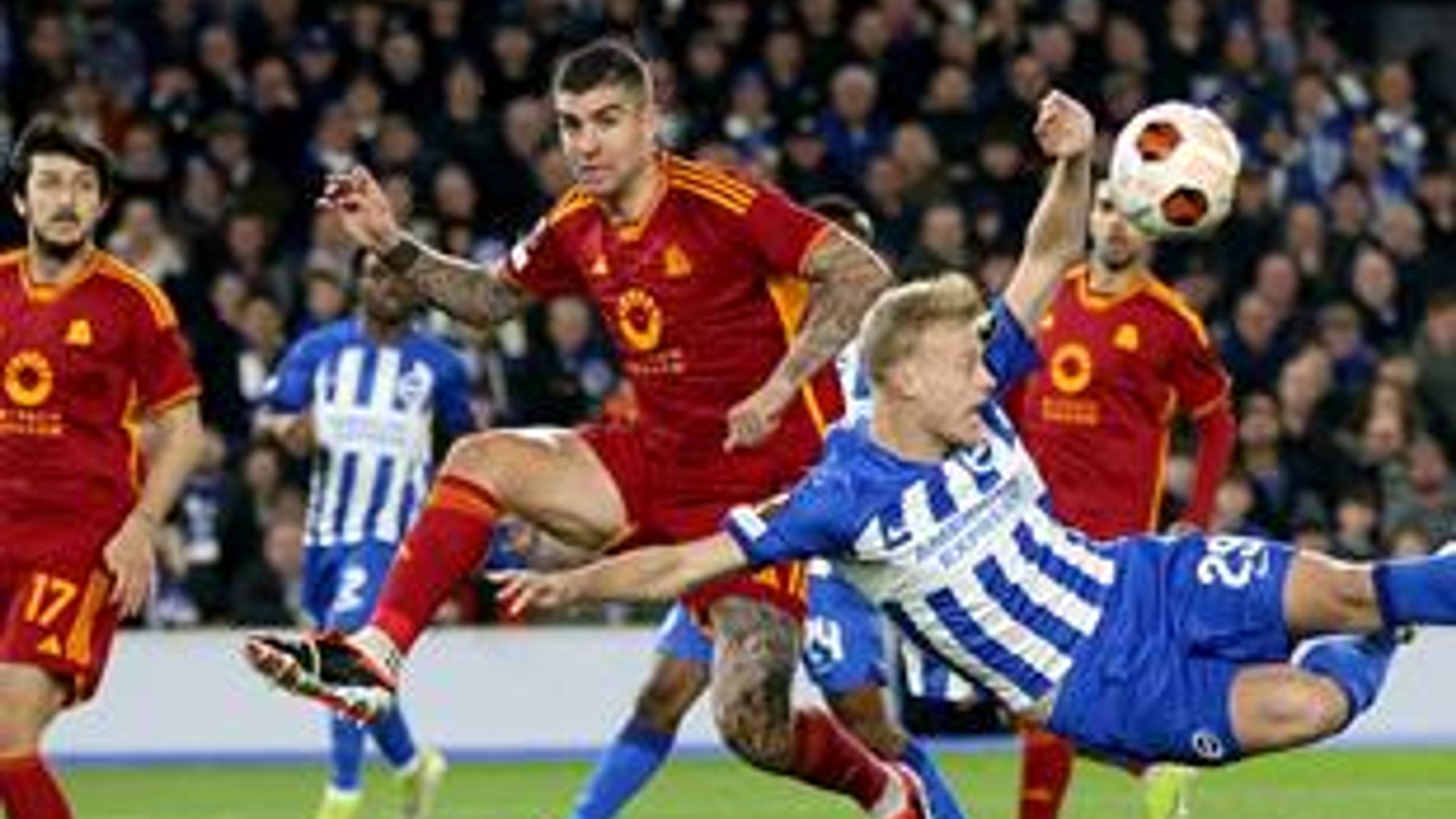 Brighton-Roma 1-0, pagelle: Svilar e Mancini 