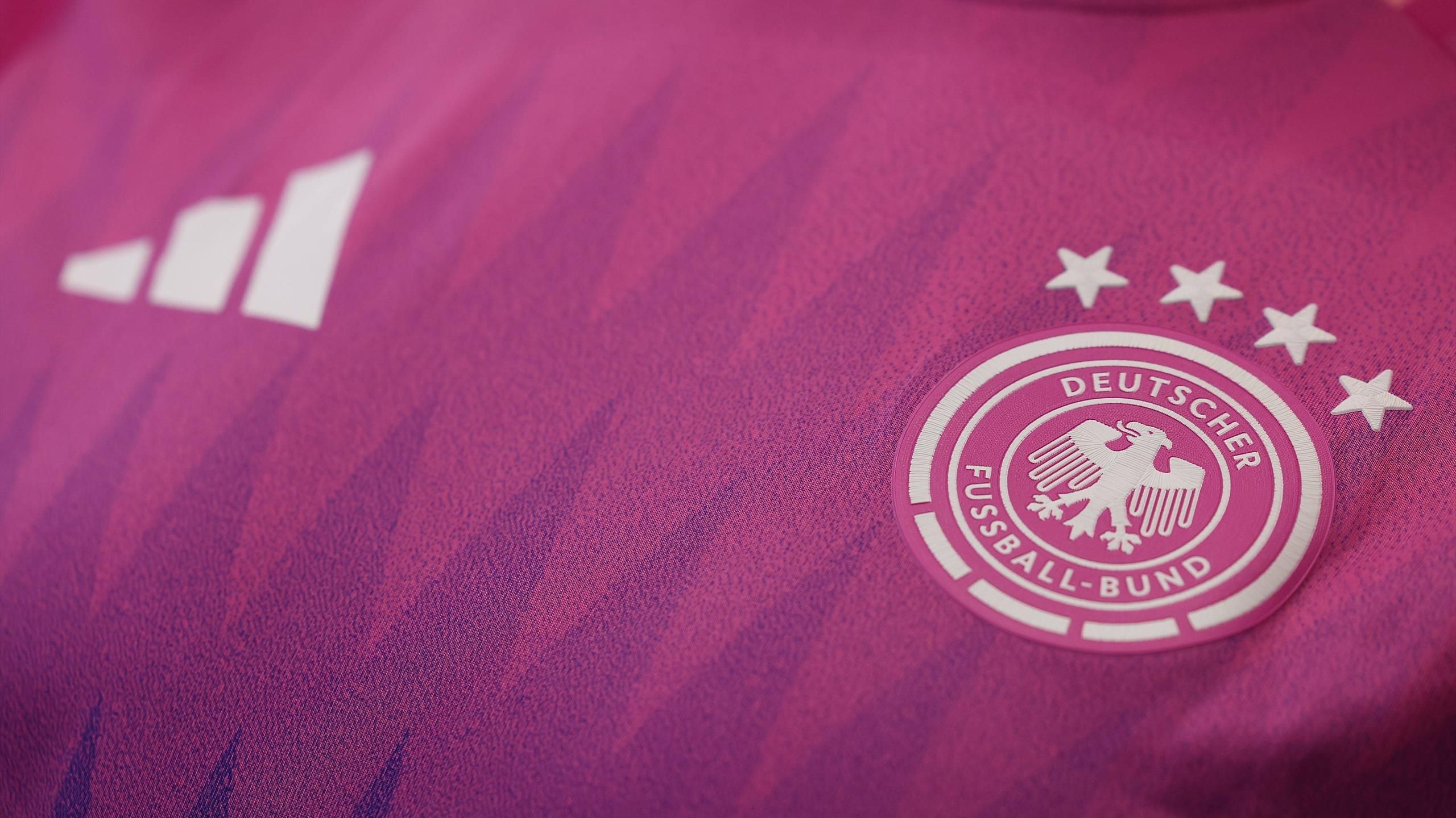 football trikot lila