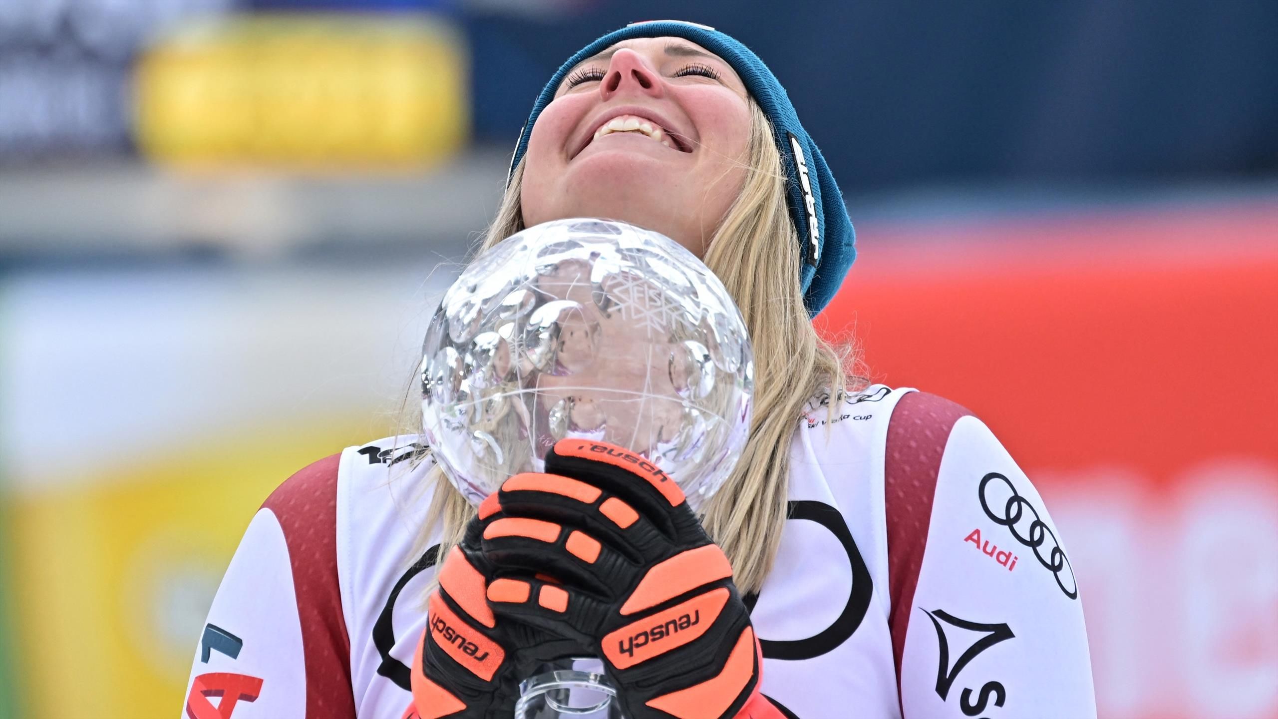 Weltcup-Finale Saalbach-Hinterglemm: Cornelia Hütter triumphiert in der  Abfahrt und entreißt Gut-Behrami kleine Kugel - Eurosport