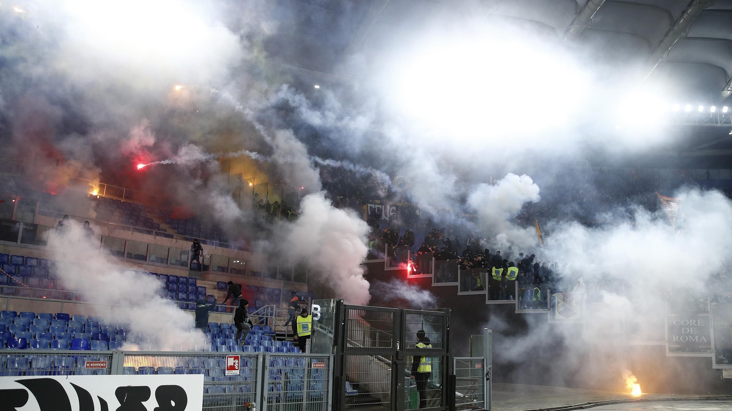 Tömegoszlatás, könnygáz és Roma-győzelem a Derby della Capitalén