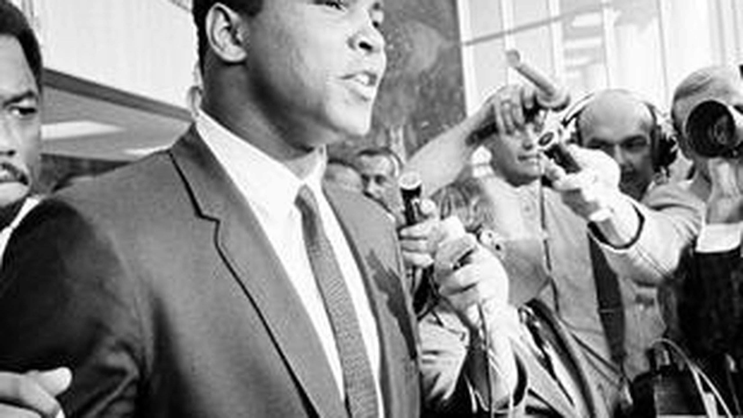 Kein Tag wie jeder andere: Muhammad Ali verliert am 28. April 1967 alle ...