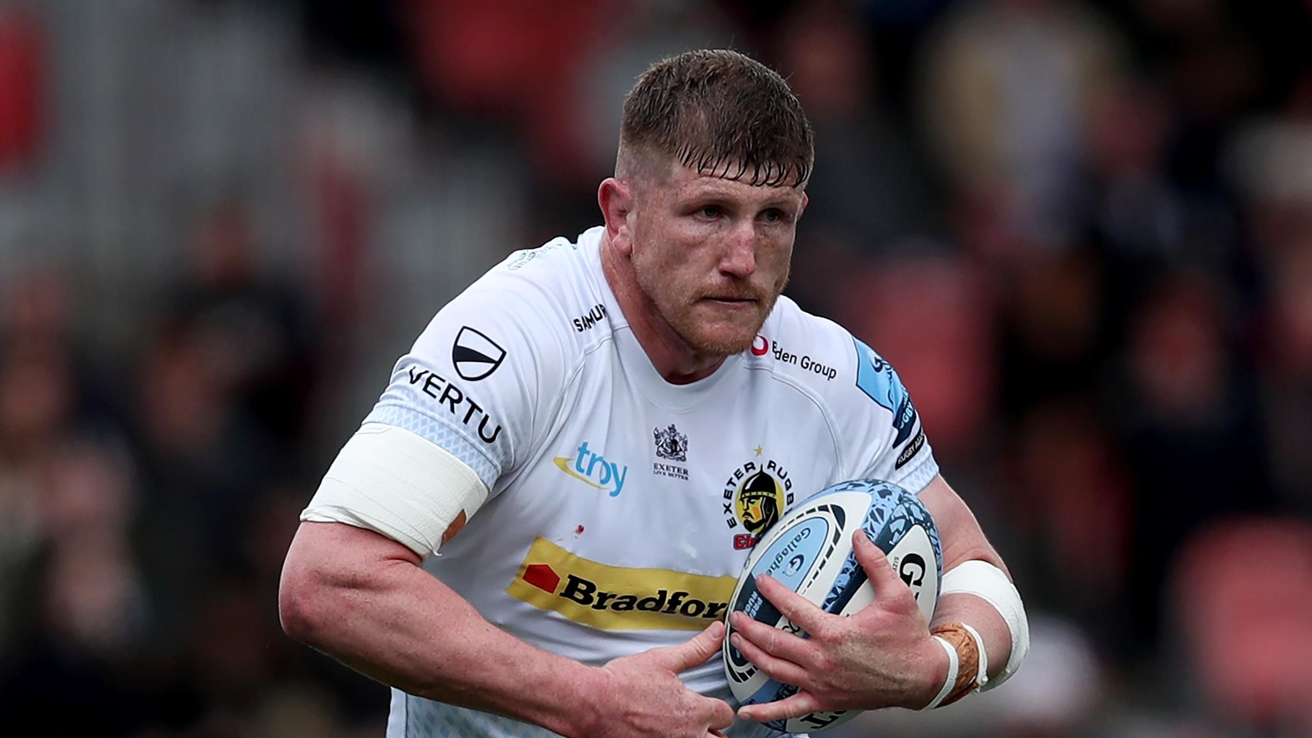 Vermeulen double helps Exeter down Gloucester to keep slim play-off hopes alive