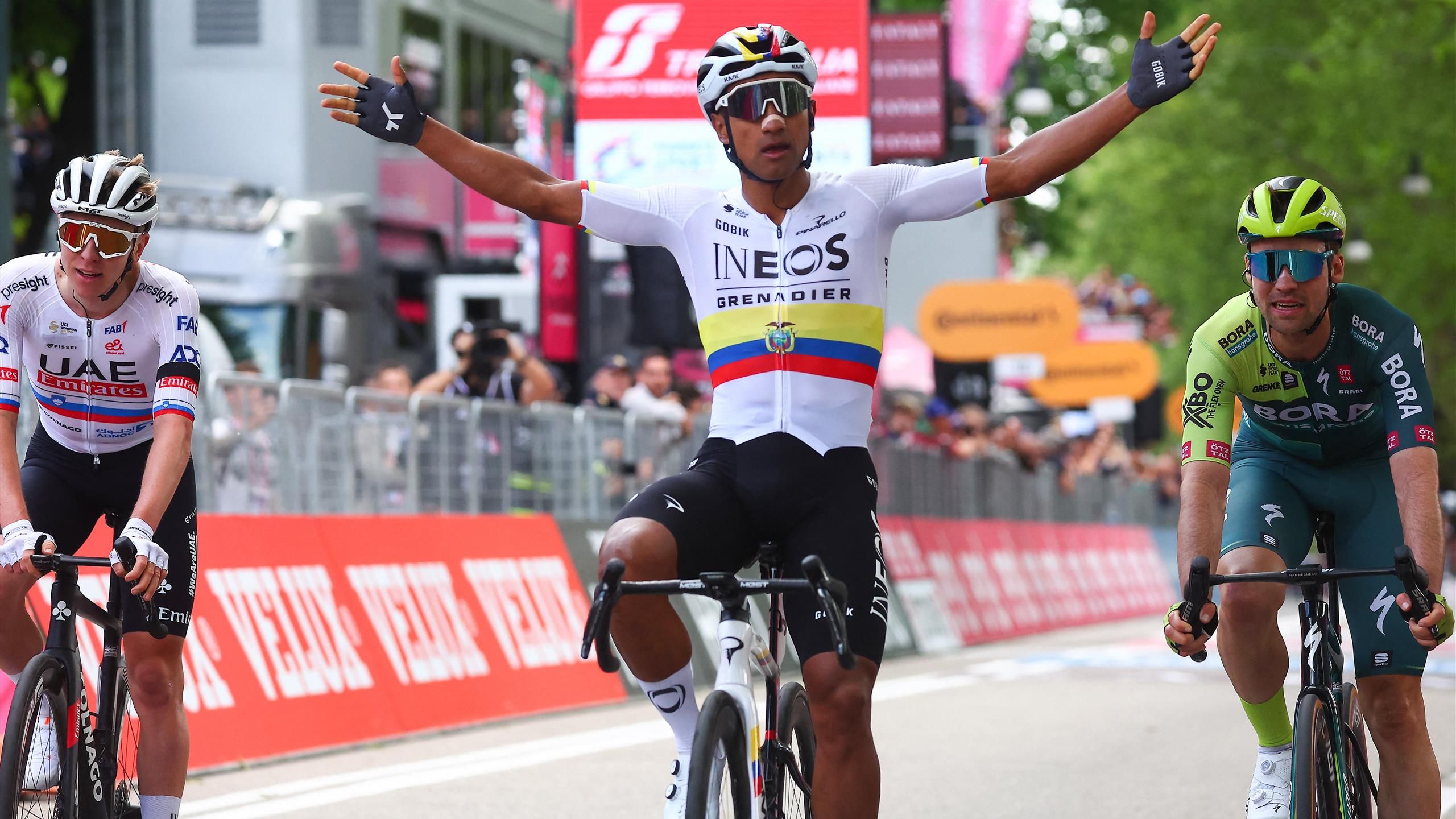 Narvaez is the first pink jersey of the 2024 Giro d’Italia!  Pogacar also beaten in the sprint by Schachmann