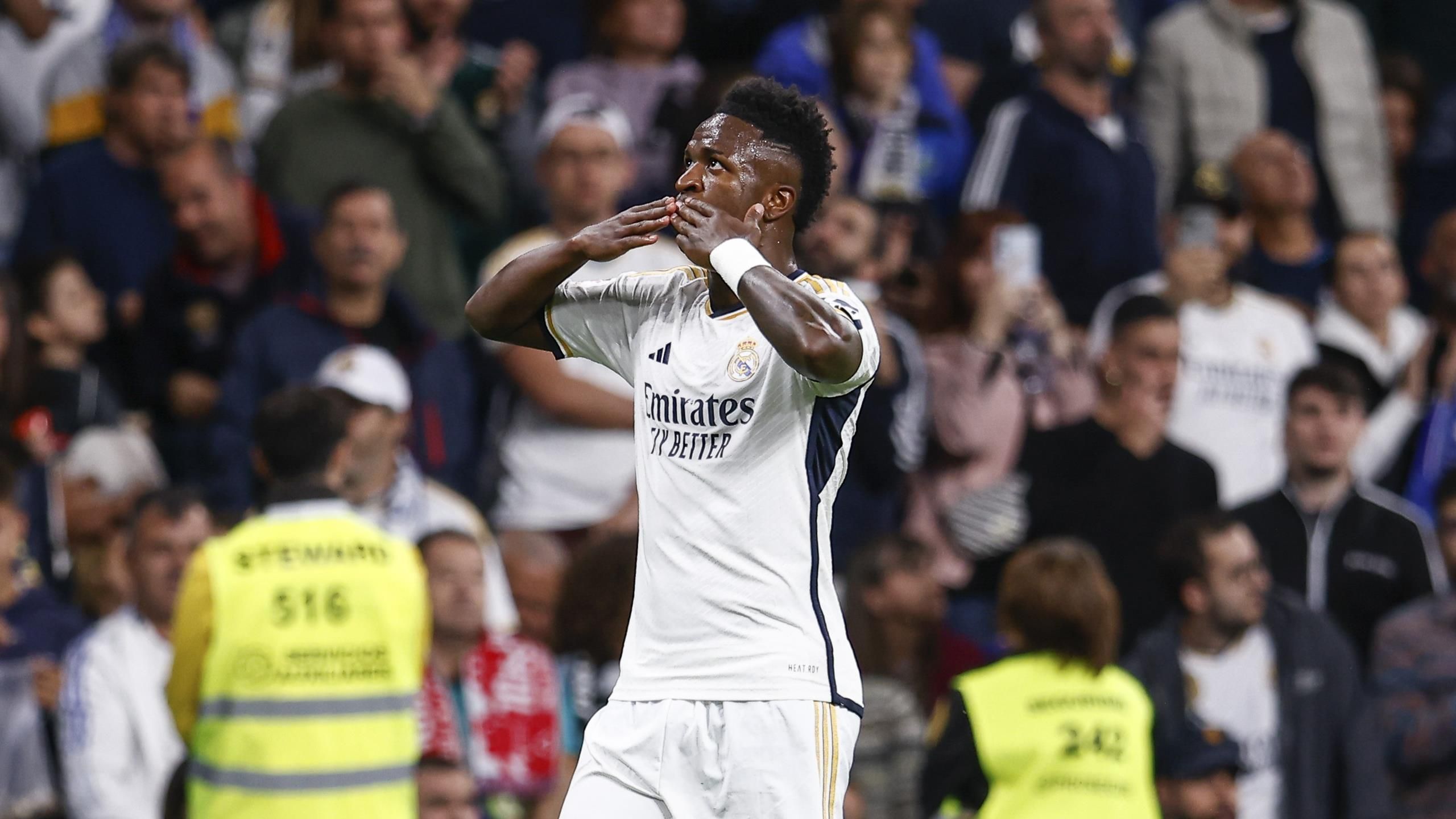 Real Madrid 5-0 Alaves : Vinicius frappe deux fois, Bellingham sur la feuille de match alors que les champions de la Liga se dirigent vers la victoire