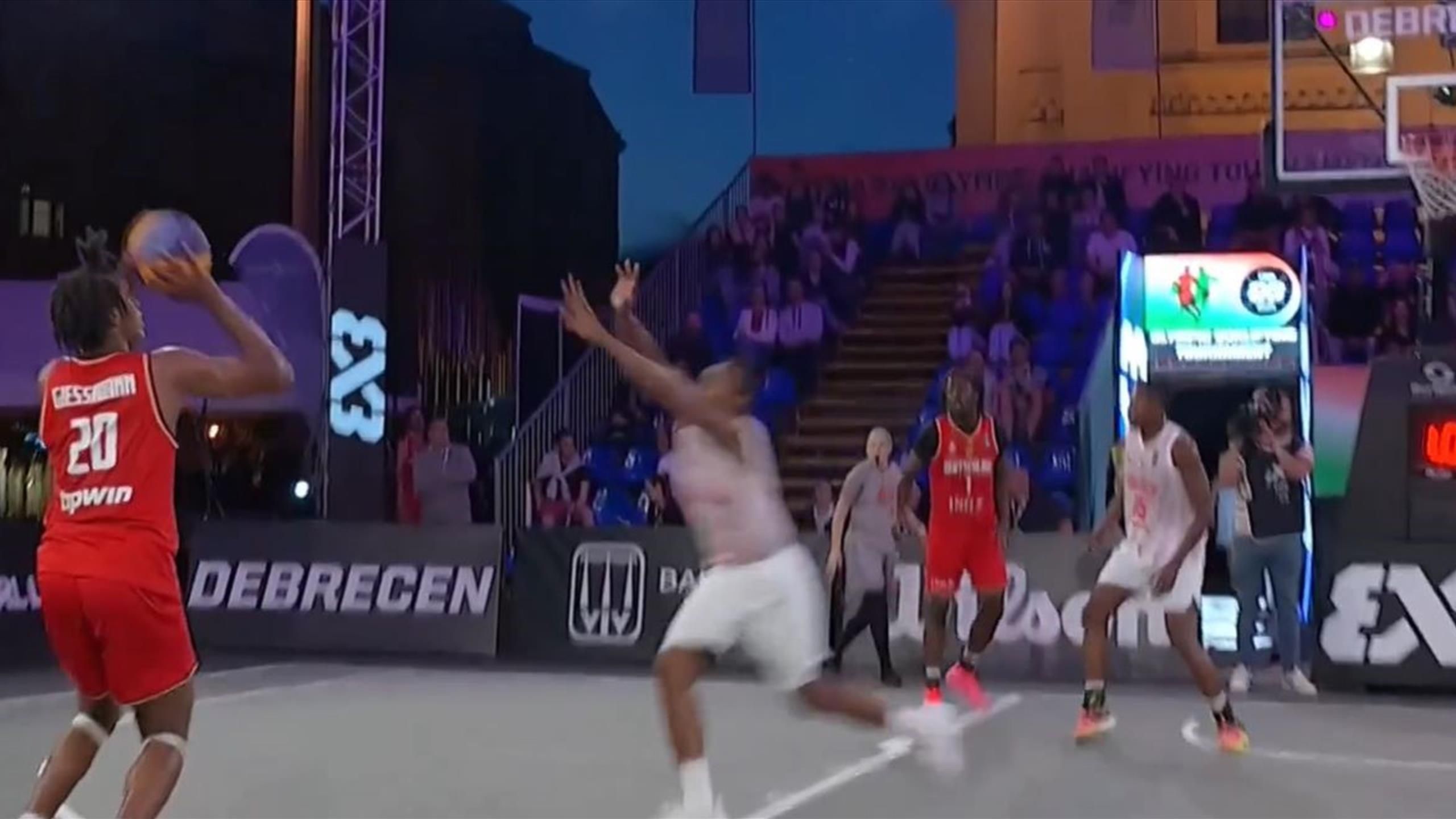 Olympia 2024 in Paris BuzzerBeater von Fabian Giessmann bewahrt