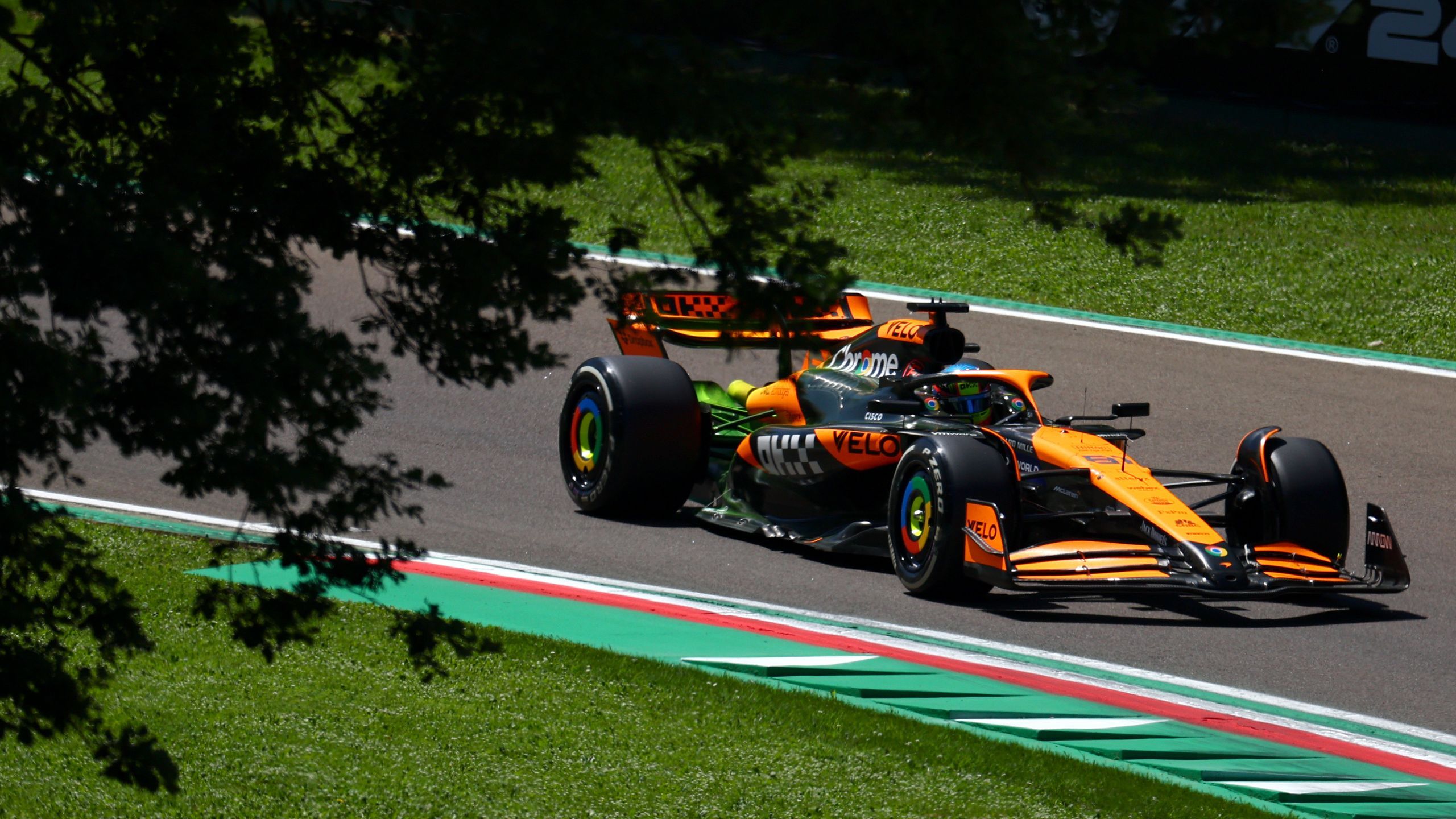 Best HD Pictures about  3 Freies Training Formel 1  with No AI Images