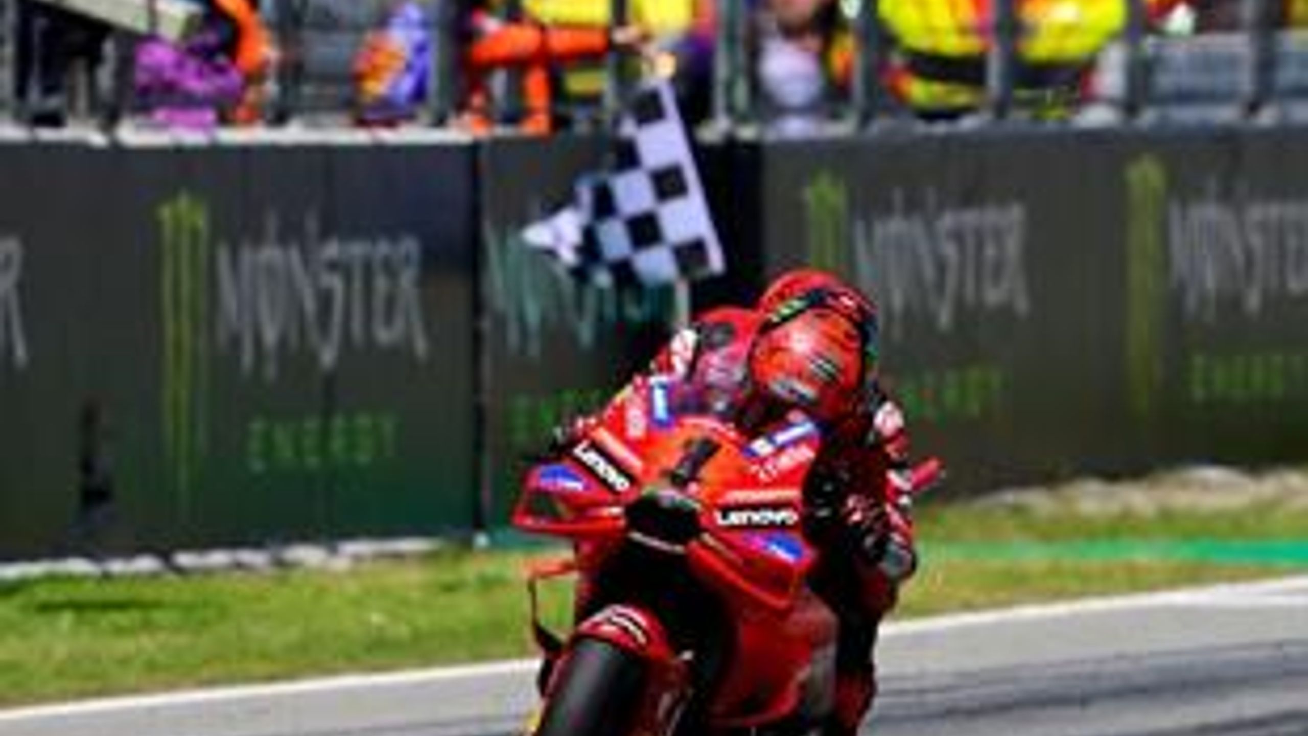 MotoGP Catalogna 2024, gara: Bagnaia si riscatta! Vince Pecco davanti a ...