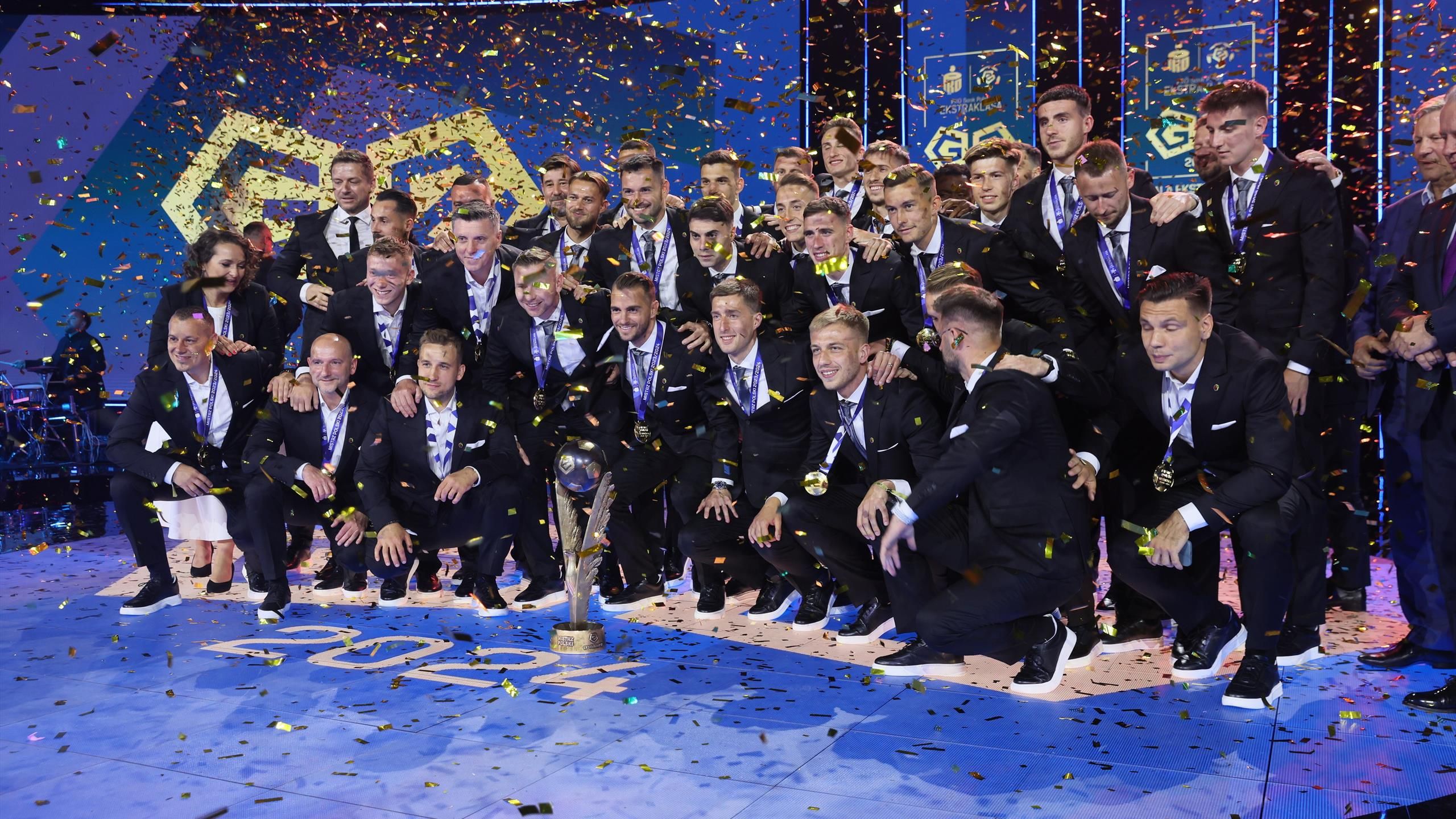 kamil-grosicki-wybrany-pi-karzem-sezonu-zwyci-zcy-wszystkich-kategorii