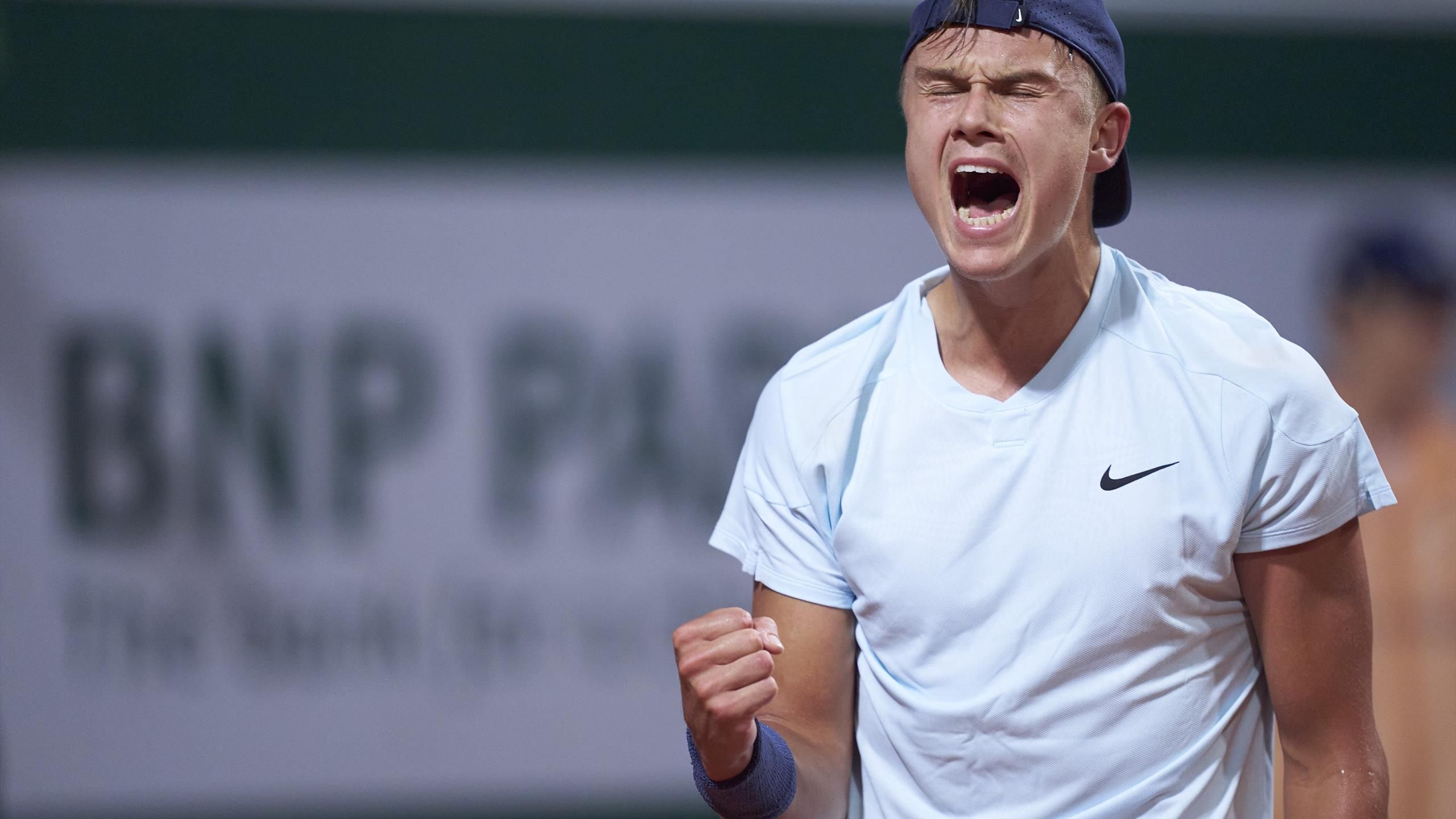 Rune egy zseniális Federer-fordítást felidézve hozta vissza a sírból a meccsét