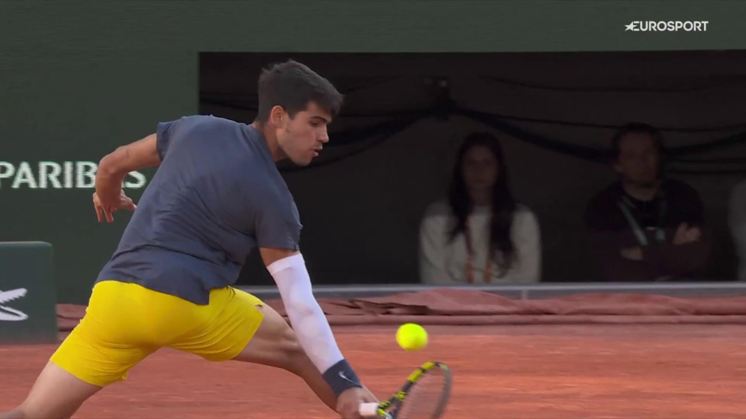 Alcaraz, passante clamoroso! Il punto che vale la finale Tennis video