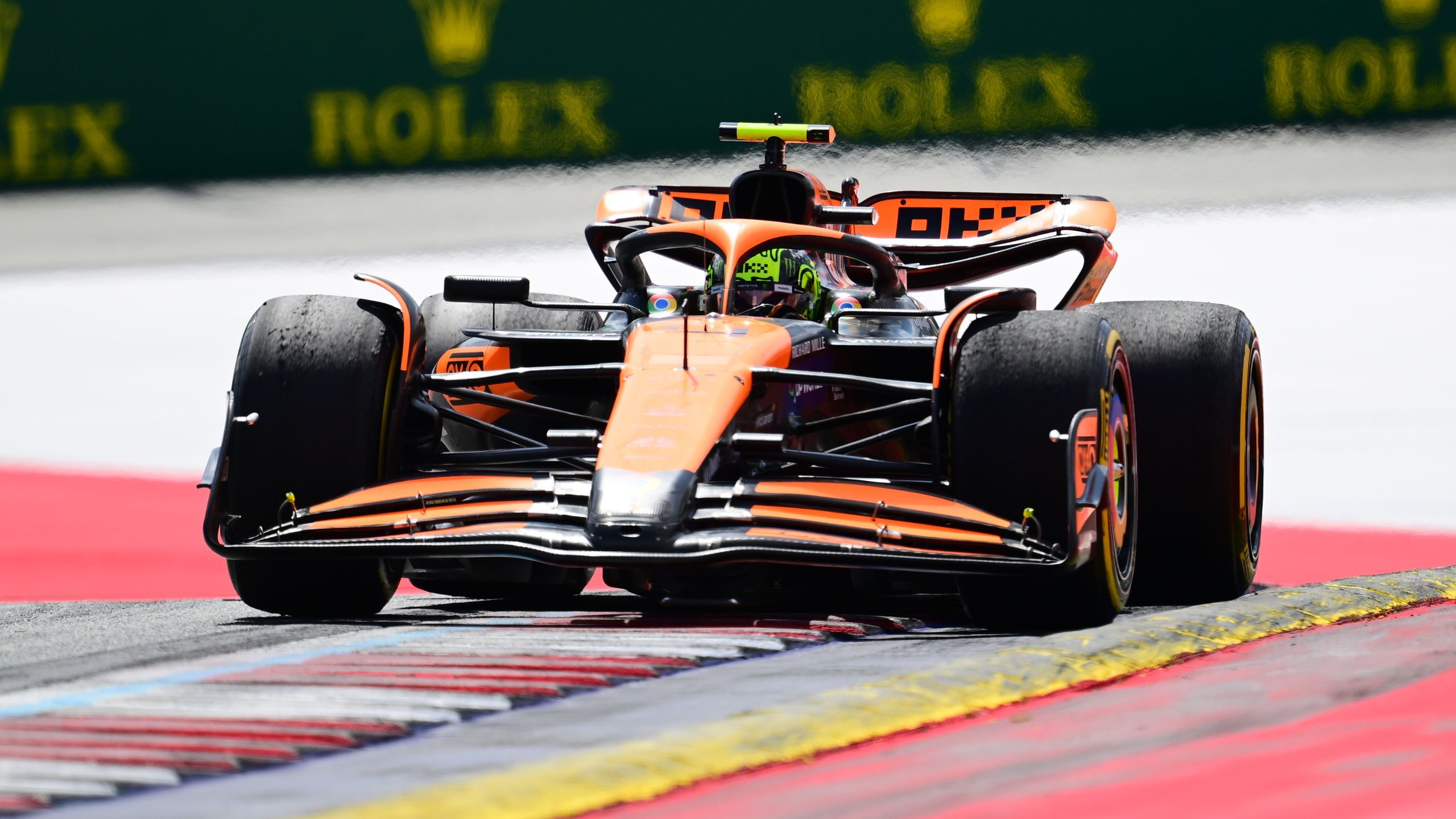 GP von Großbritannien: Lando Norris im 1. Freien Training vorne - Lance ...