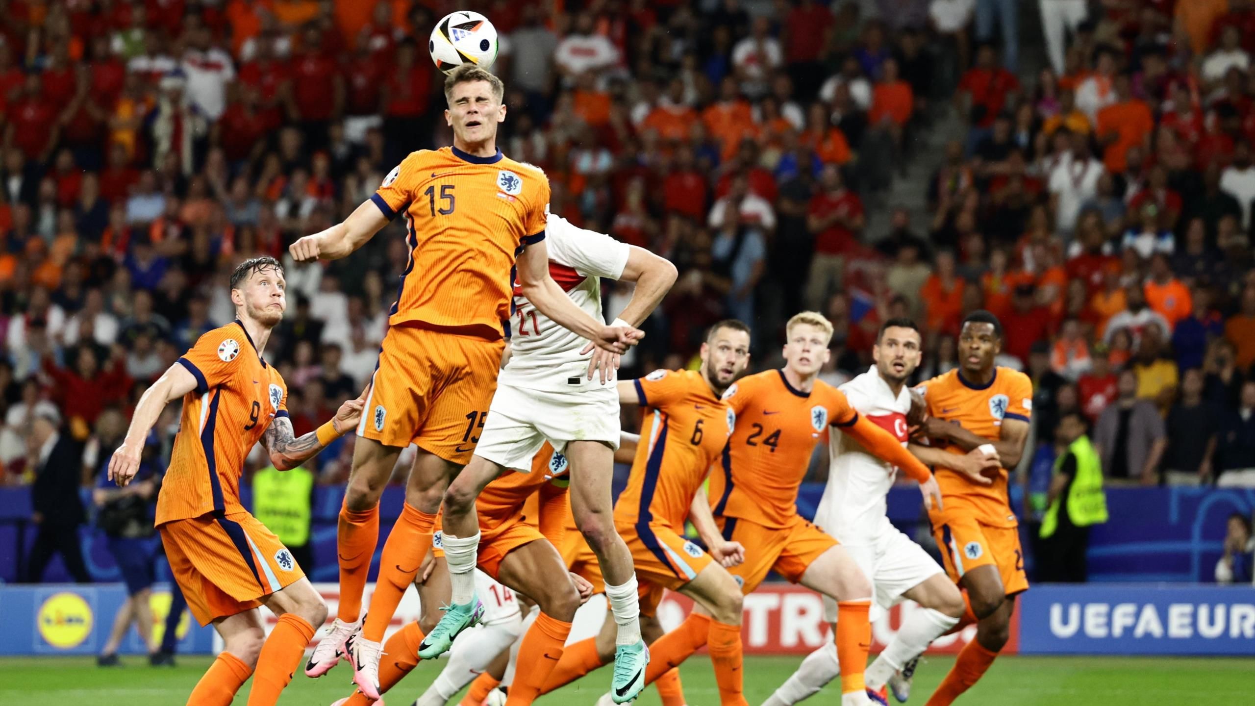 Hollandia szárnyal, de hová tűntek sztárklubjának legjobbjai?