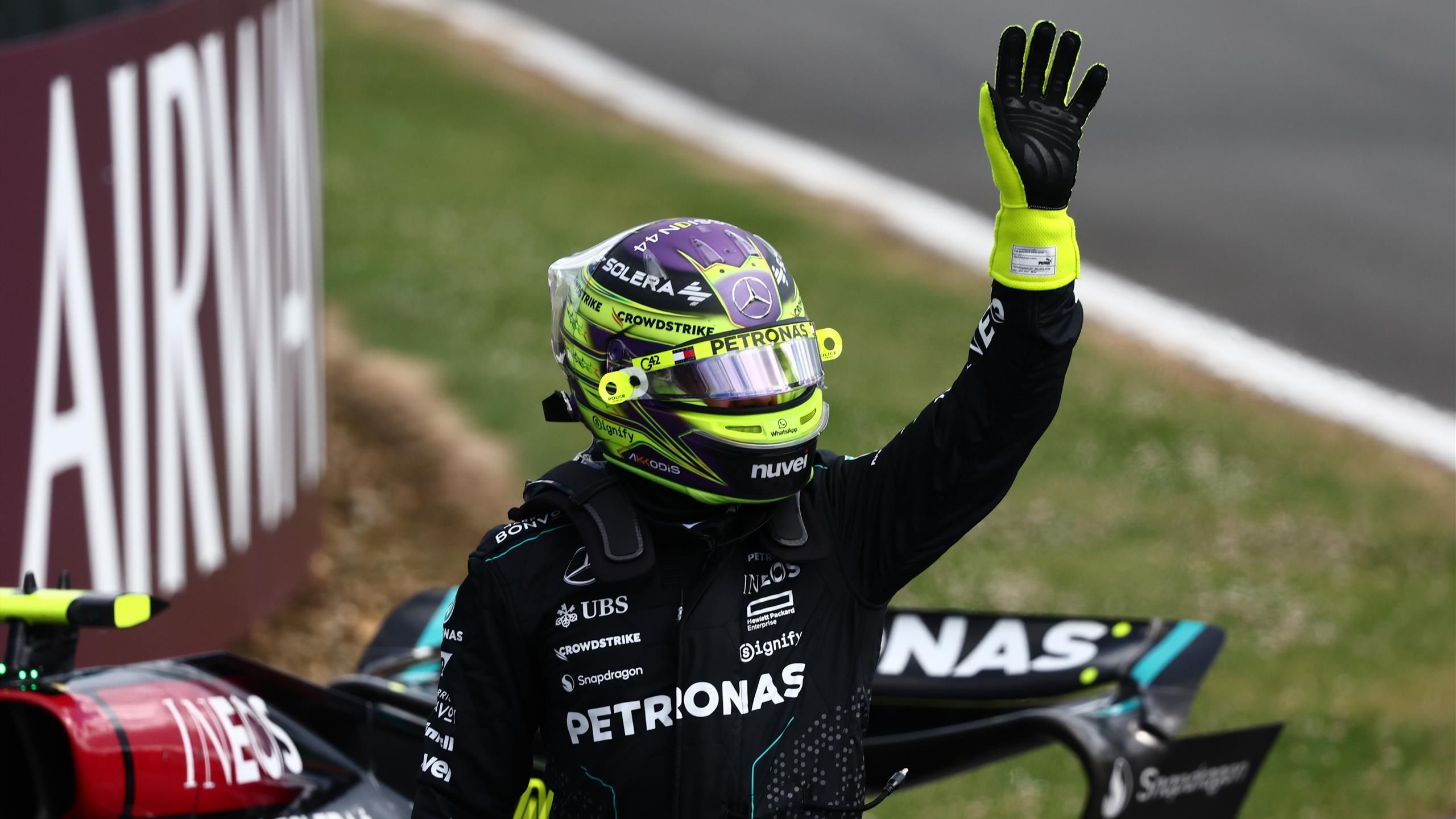 Silverstone-ban tört meg Hamilton 2021 decembere óta tartó nyeretlenségi szériája