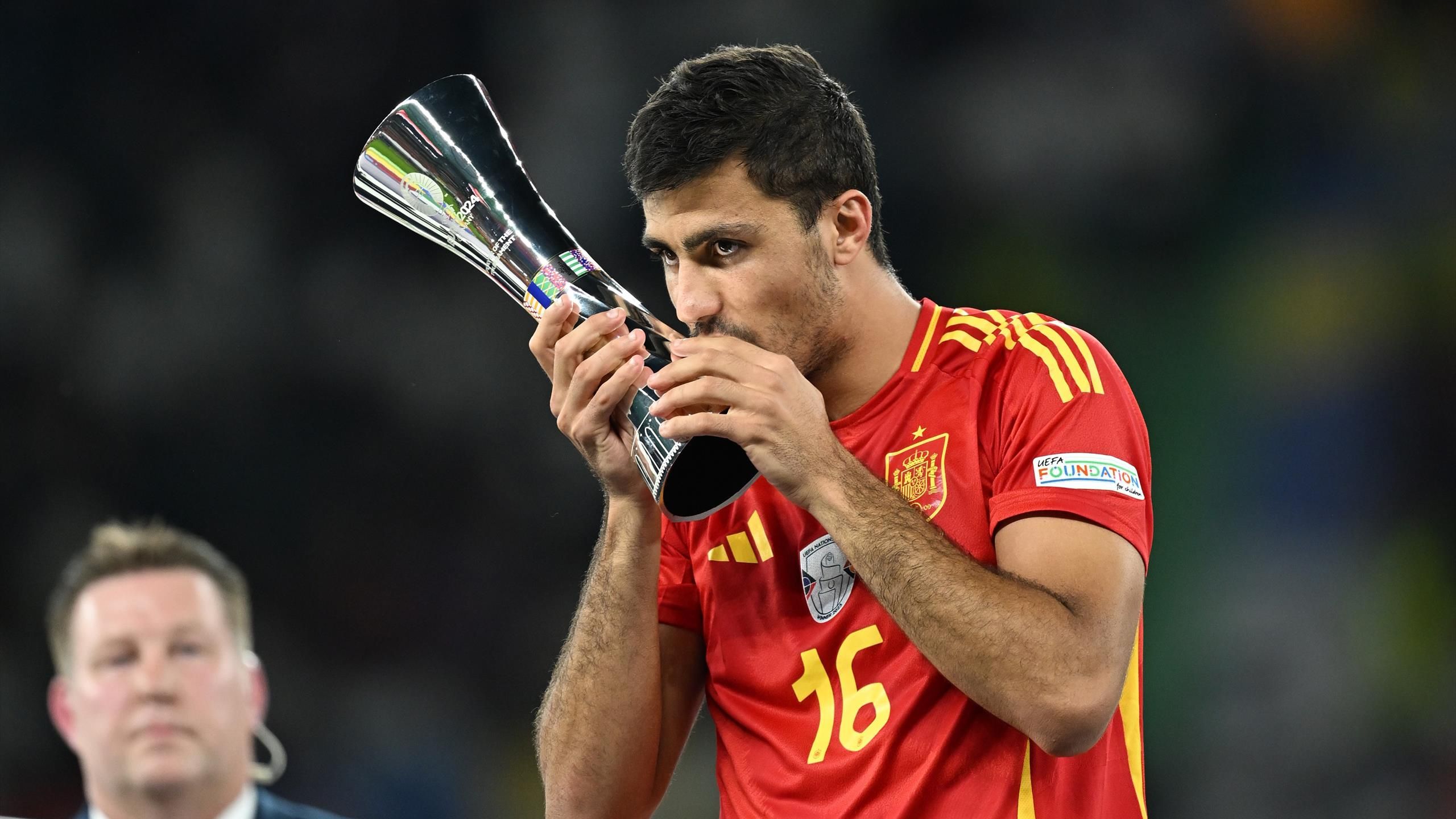 EM 2024 Rodri als bester Spieler des Turniers Spanier